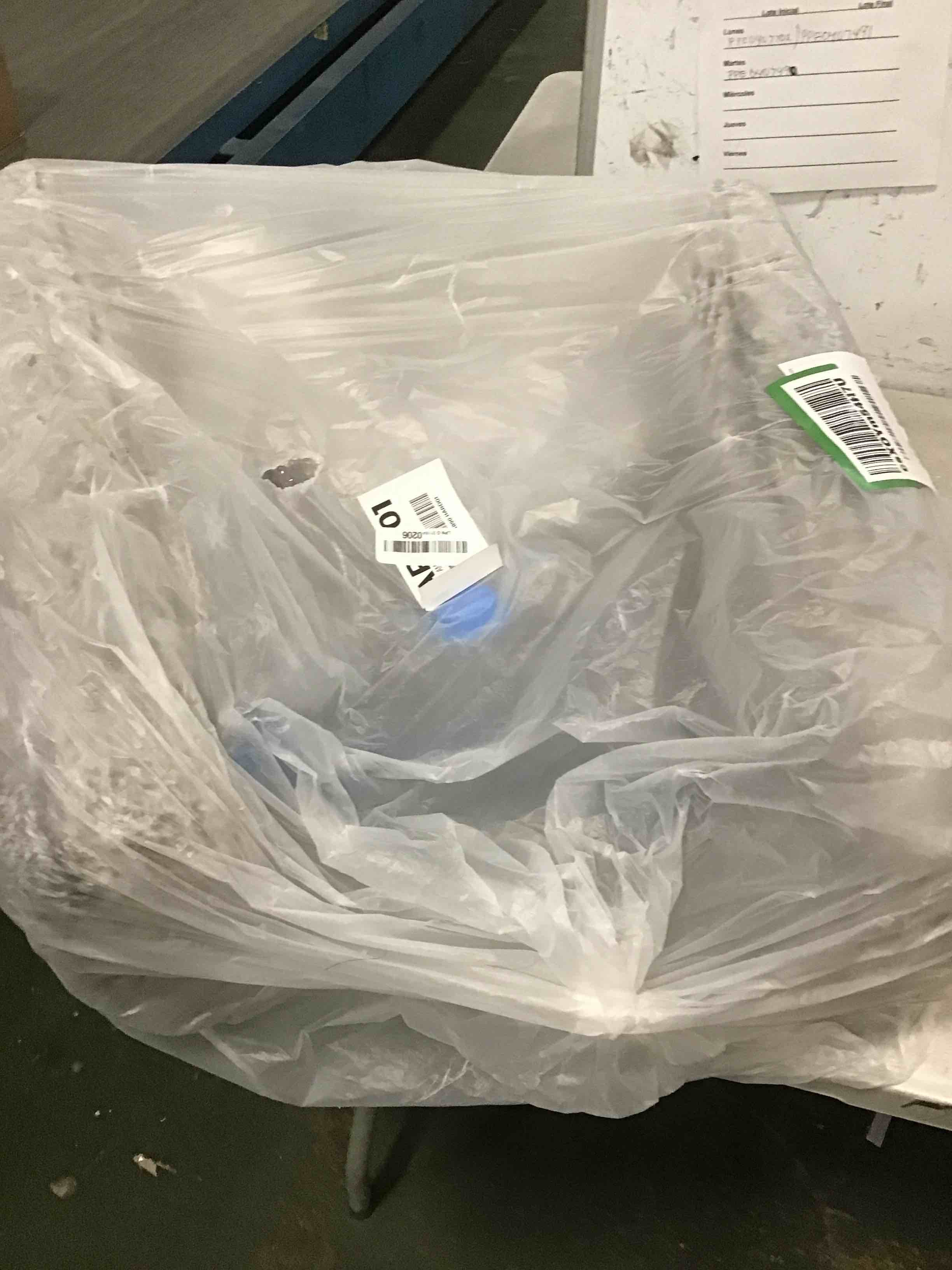 https://s3.amazonaws.com/lotting-images-prod/bidfta/PPE0407460_1729030077630.jpeg