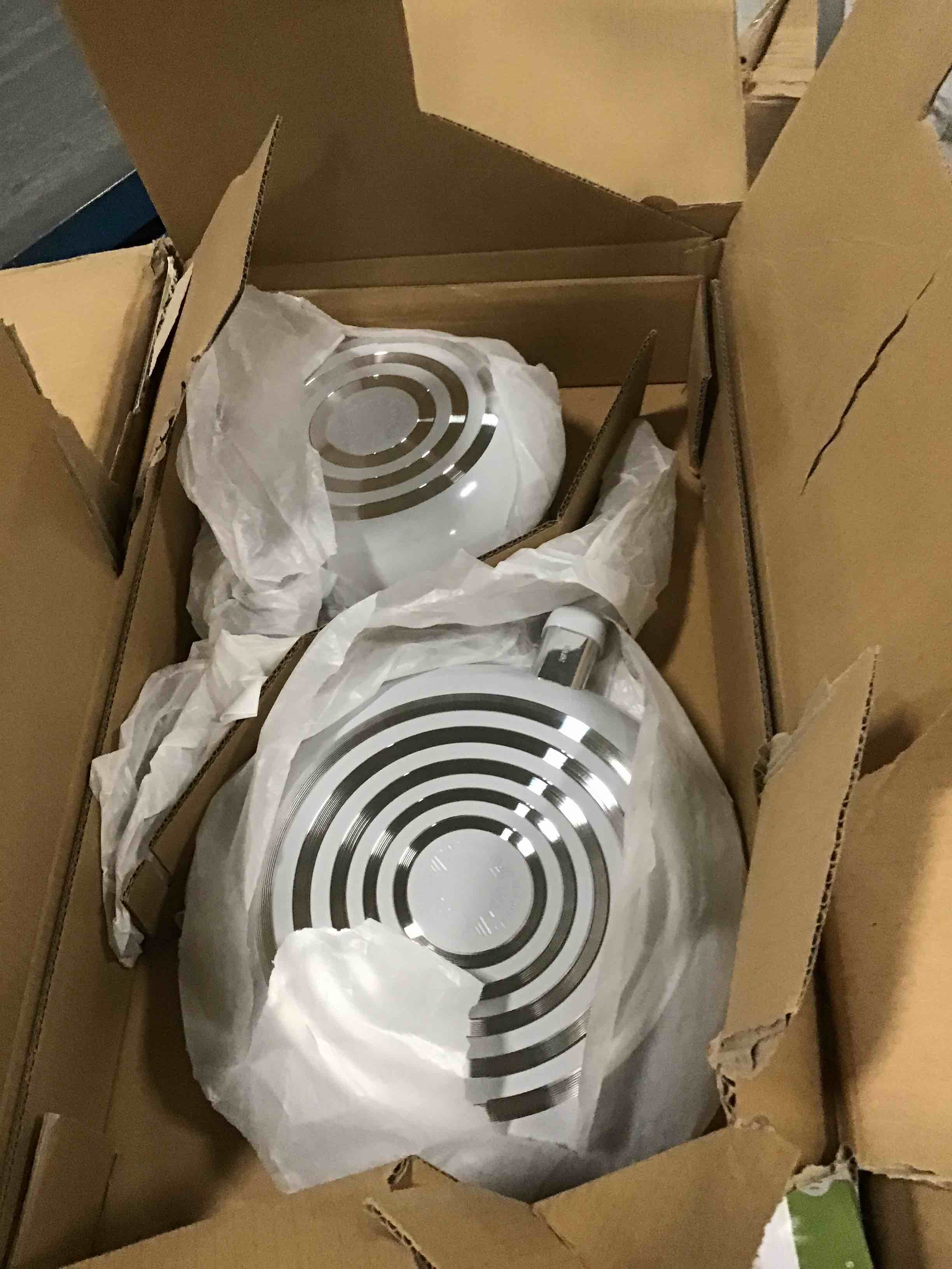 https://s3.amazonaws.com/lotting-images-prod/bidfta/PPE0407768_1728699944921.jpeg