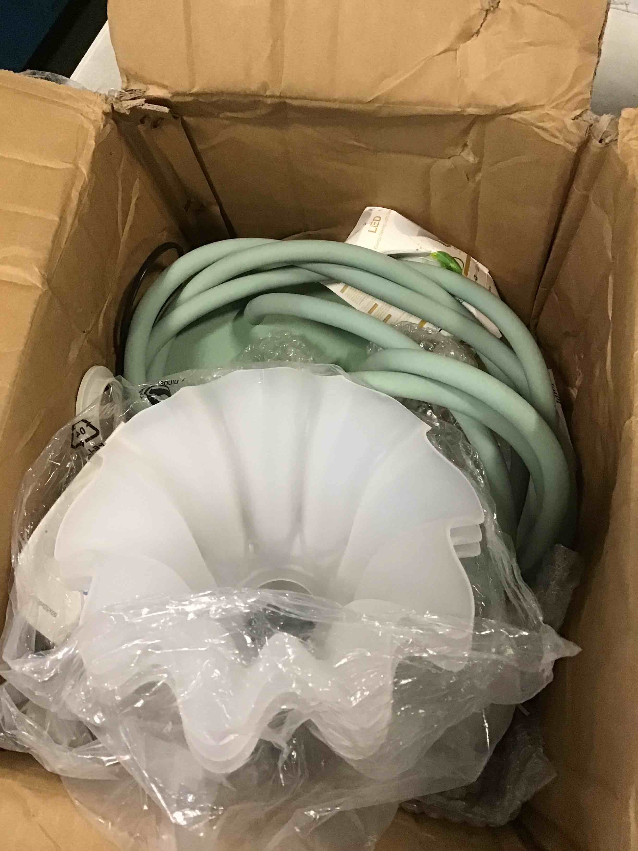 https://s3.amazonaws.com/lotting-images-prod/bidfta/PPE0407803_1728693345005.jpeg
