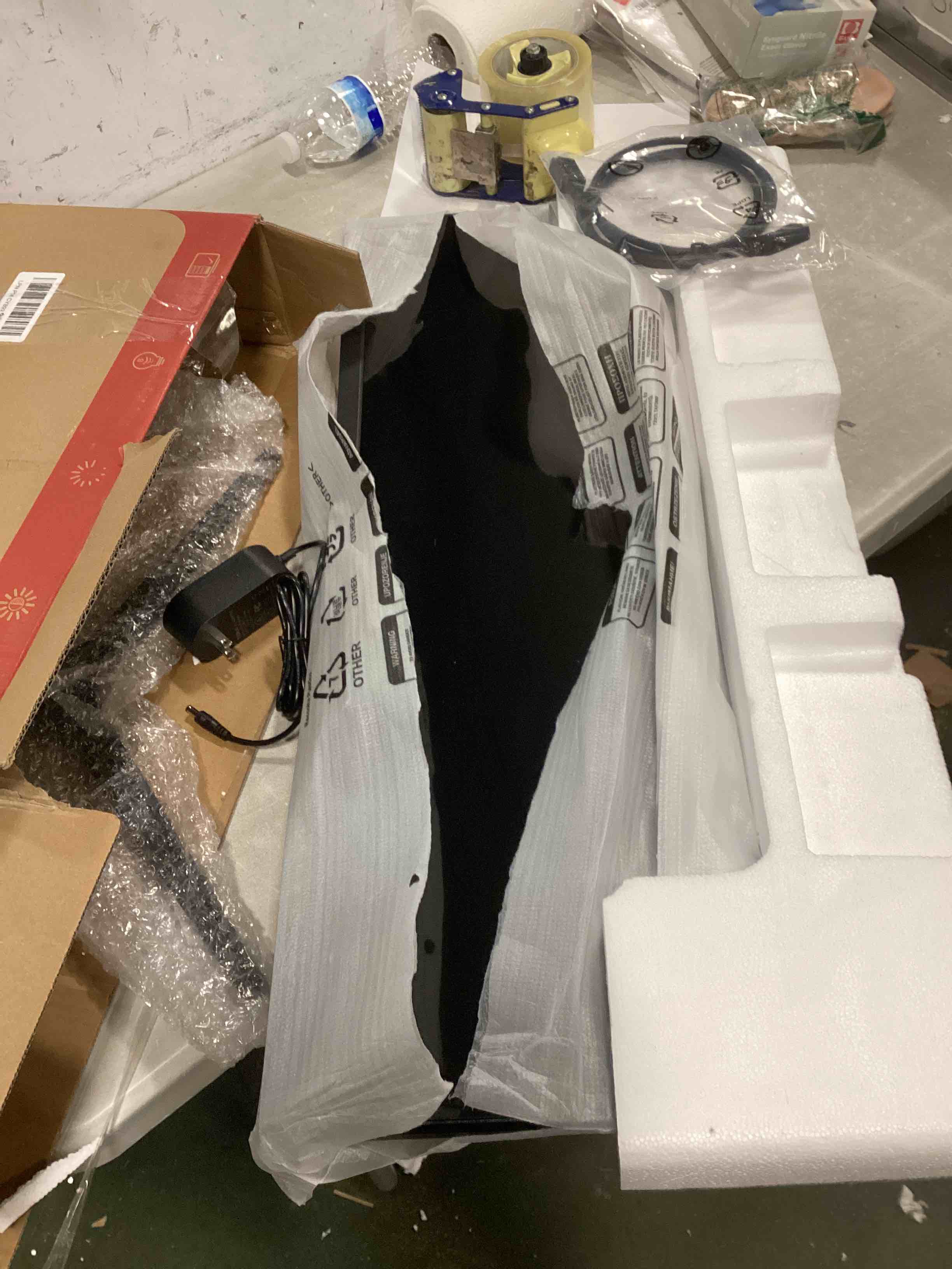 https://s3.amazonaws.com/lotting-images-prod/bidfta/PPE0407934_1728618510064.jpeg