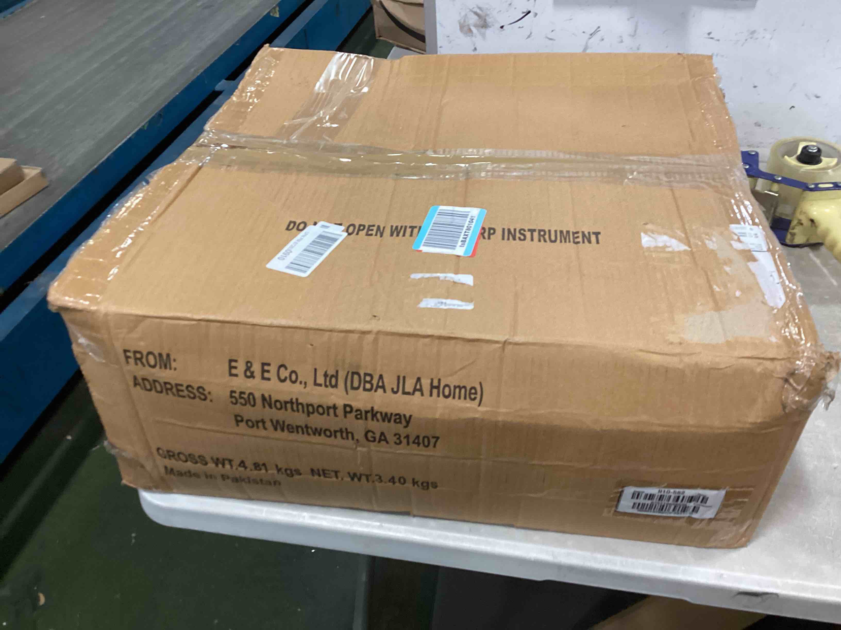 https://s3.amazonaws.com/lotting-images-prod/bidfta/PPE0407984_1728611267836.jpeg