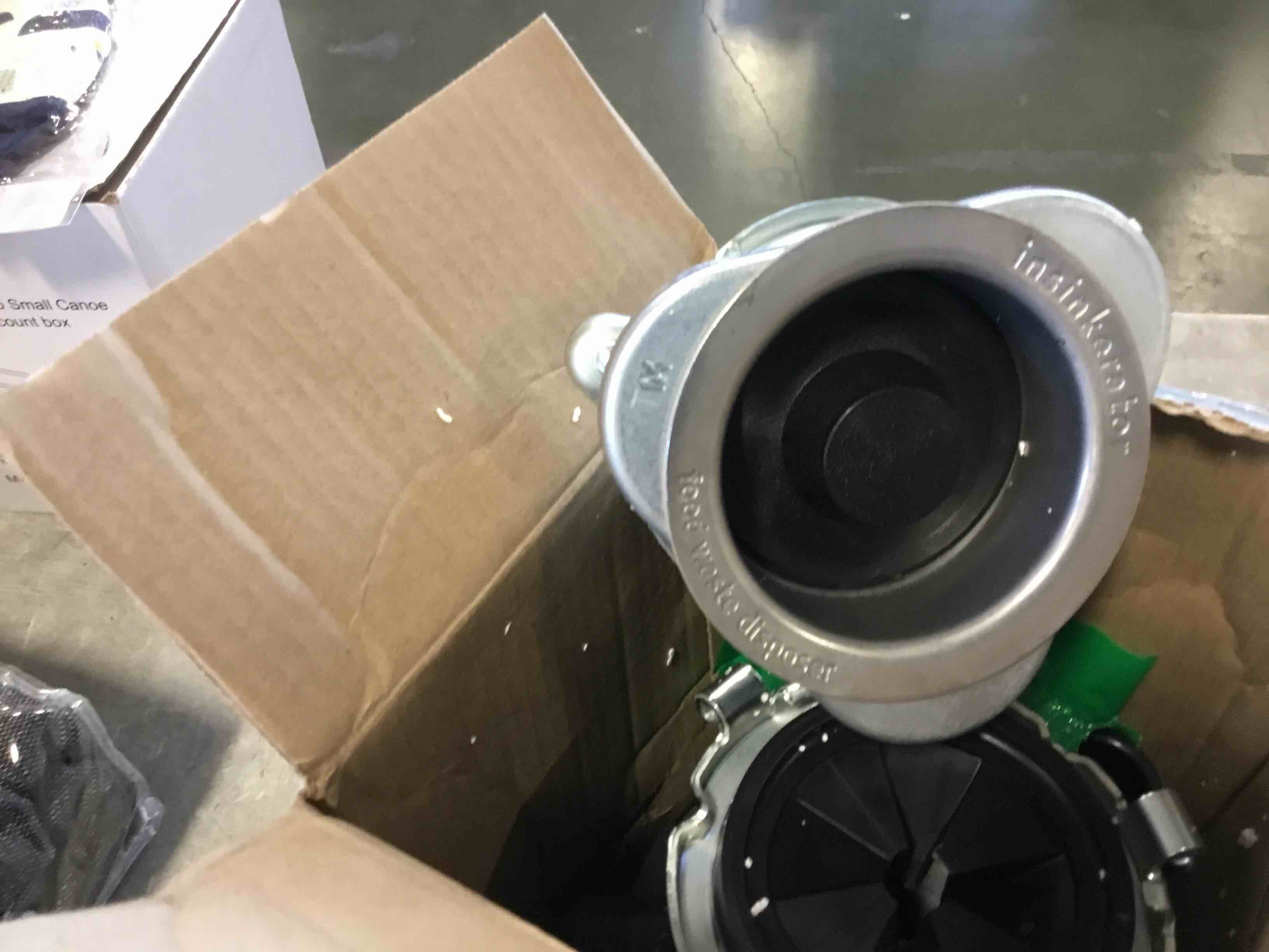https://s3.amazonaws.com/lotting-images-prod/bidfta/PPE0409212_1729693821766.jpeg