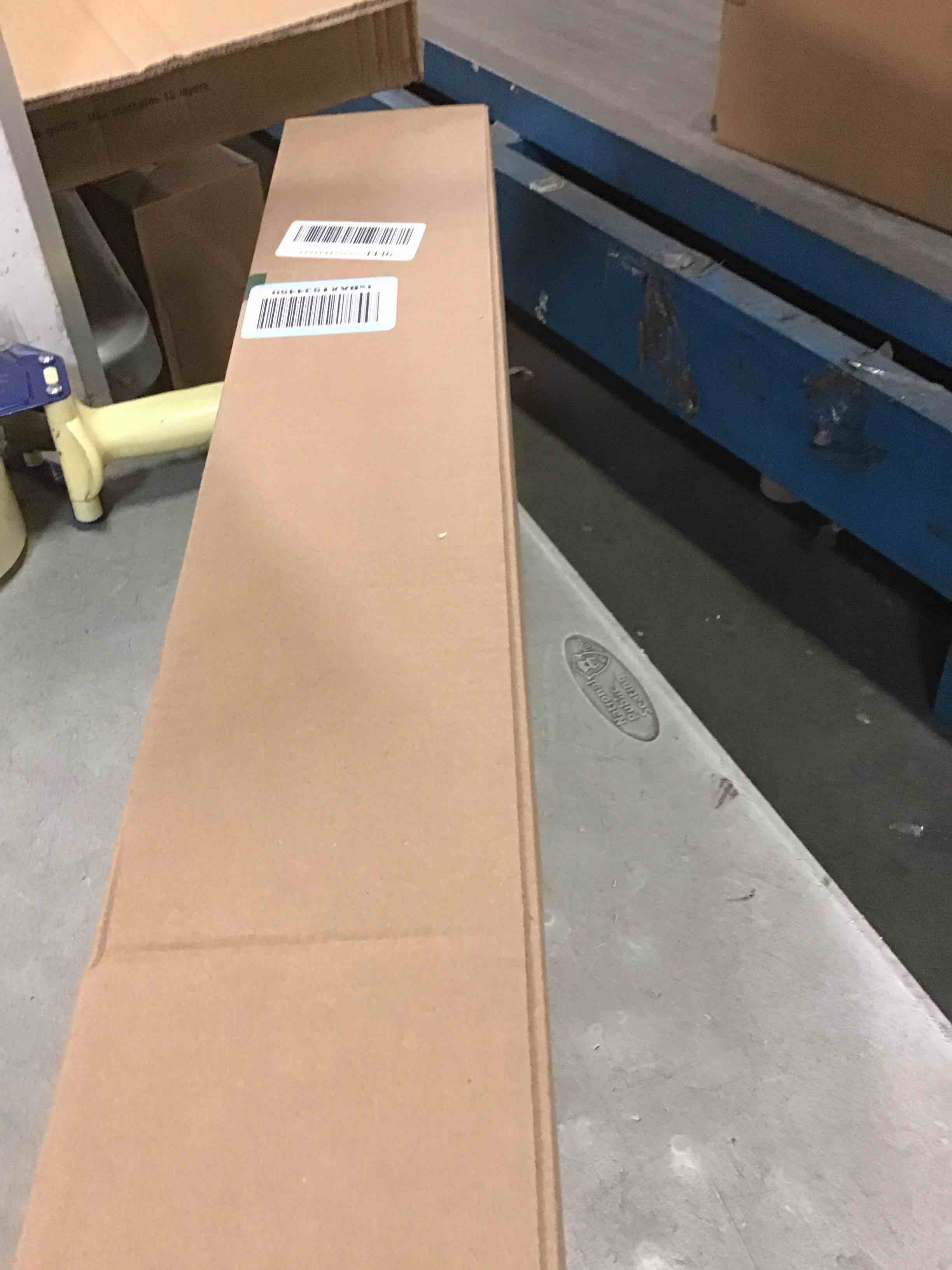 https://s3.amazonaws.com/lotting-images-prod/bidfta/PPE0413295_1732304543582.jpeg