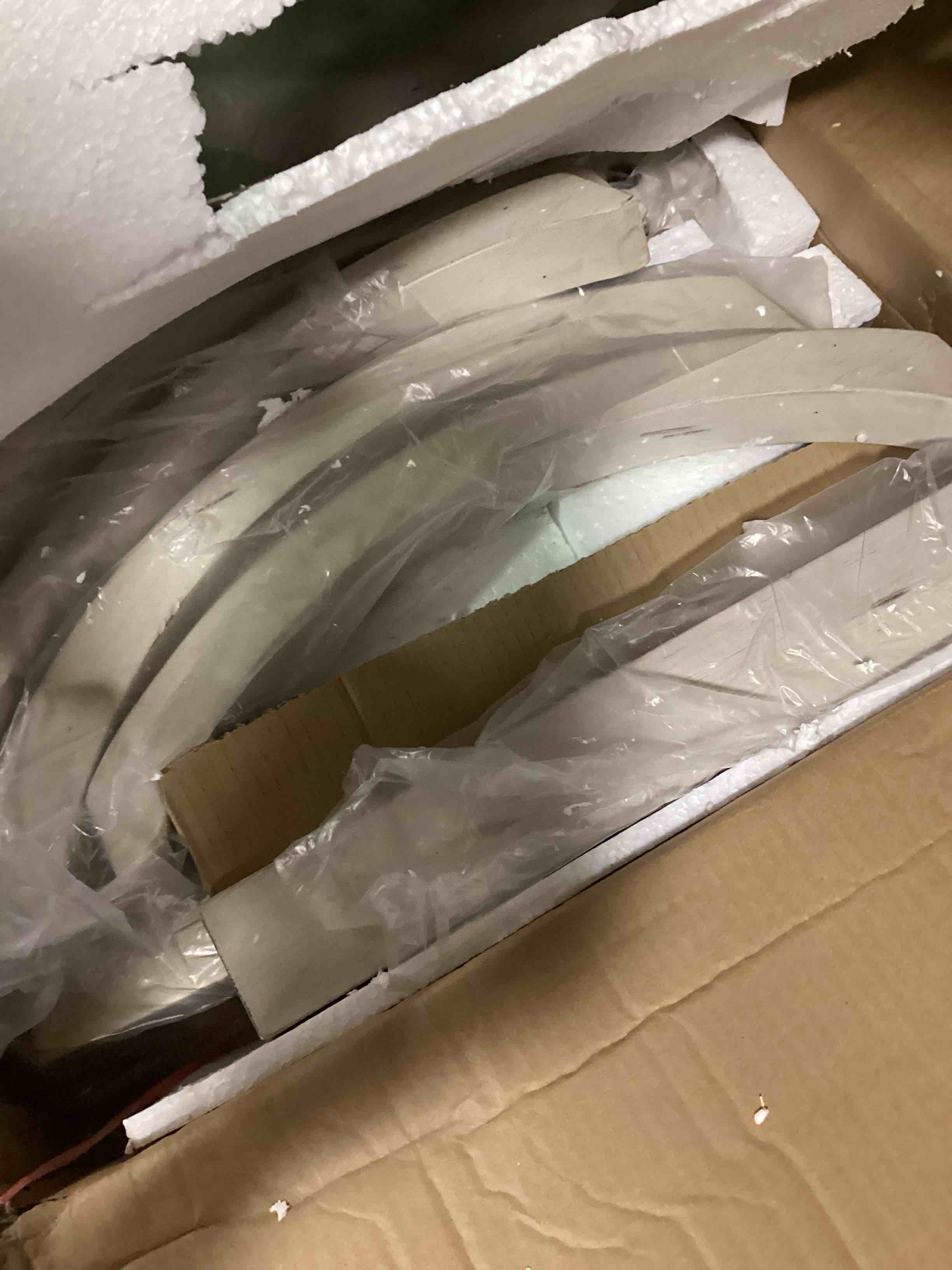 https://s3.amazonaws.com/lotting-images-prod/bidfta/PPE0415210_1730917358029.jpeg