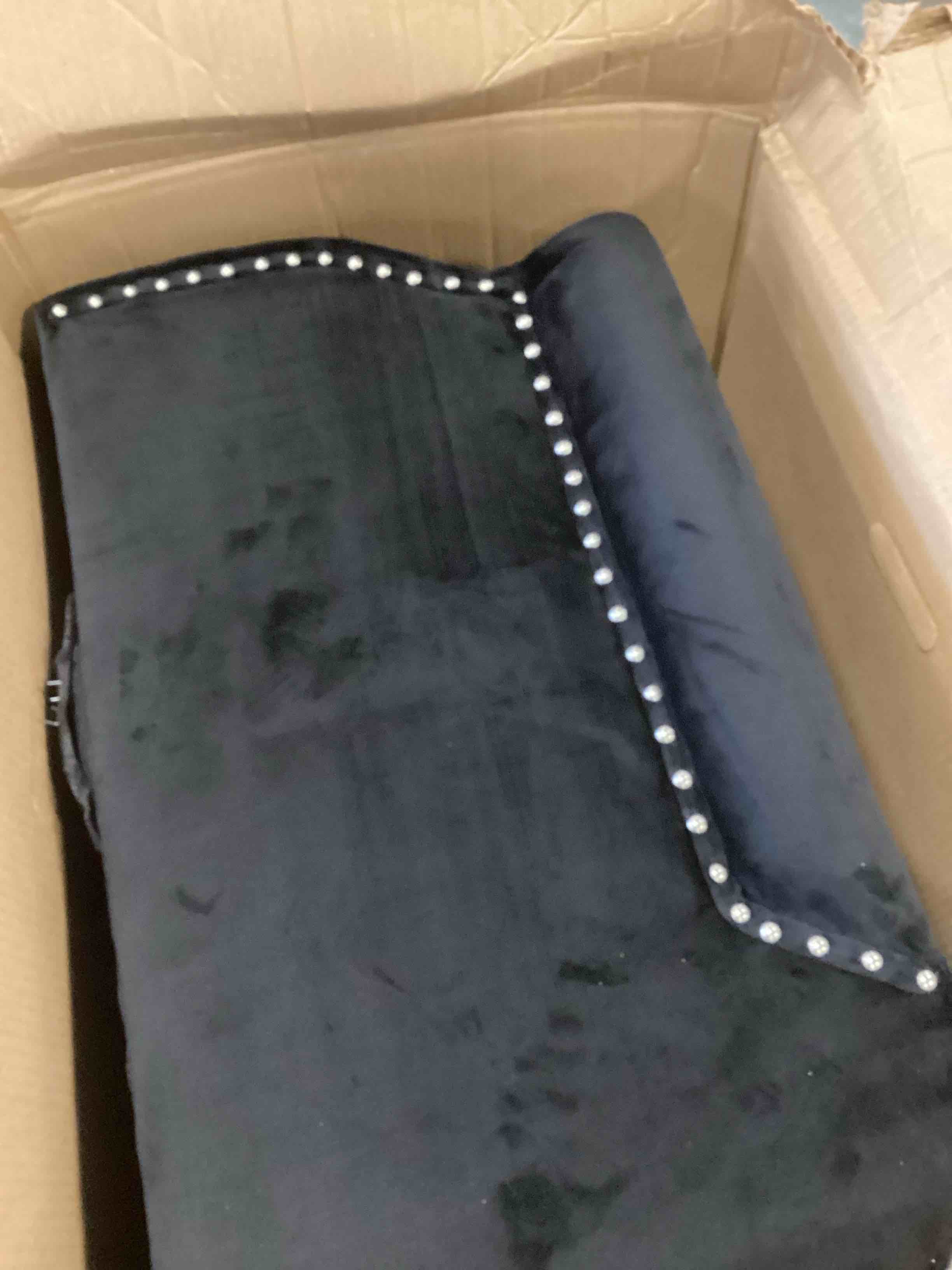 https://s3.amazonaws.com/lotting-images-prod/bidfta/PPE0415343_1730817308430.jpeg