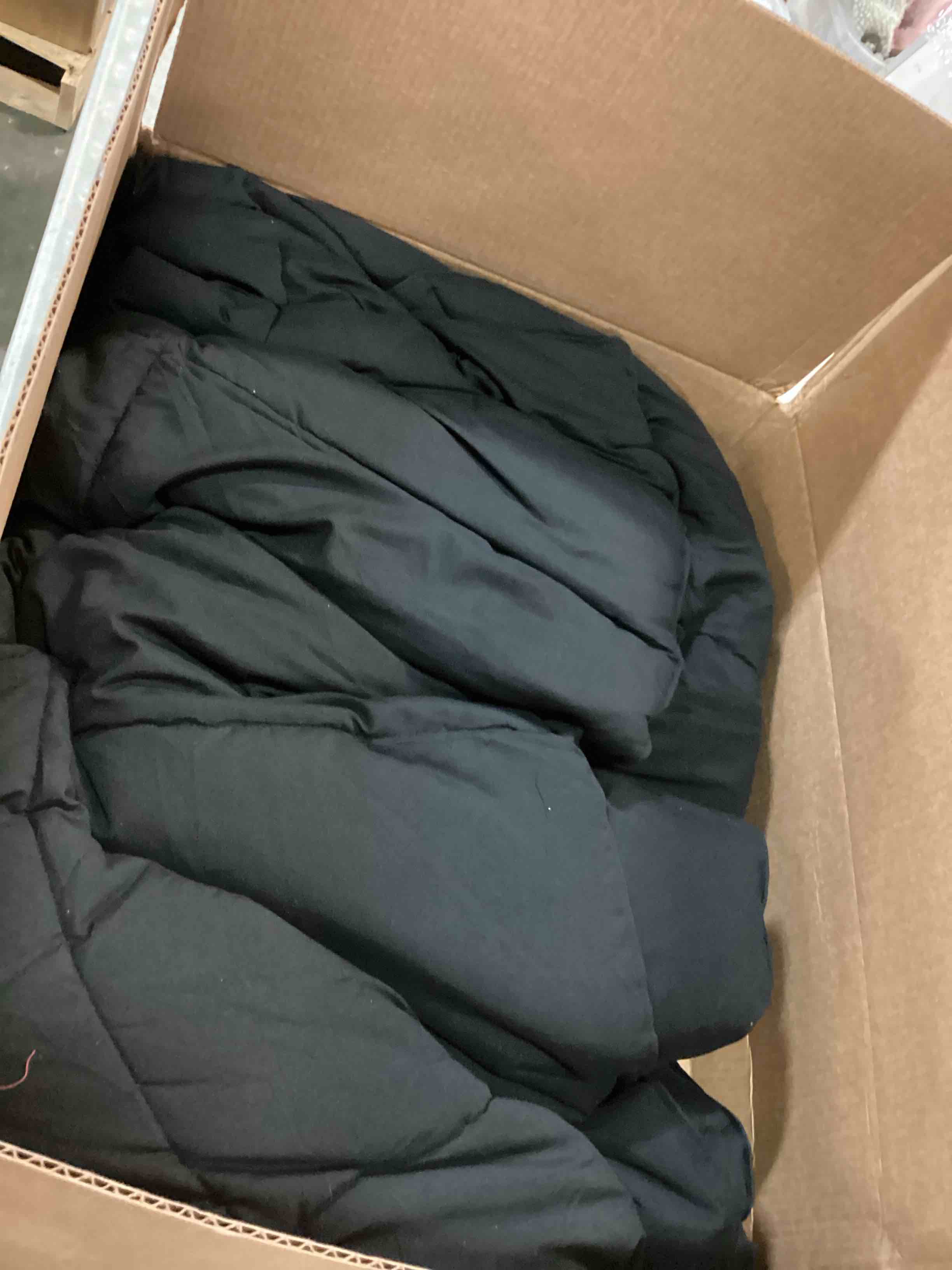 https://s3.amazonaws.com/lotting-images-prod/bidfta/PPE0416337_1728736090870.jpeg
