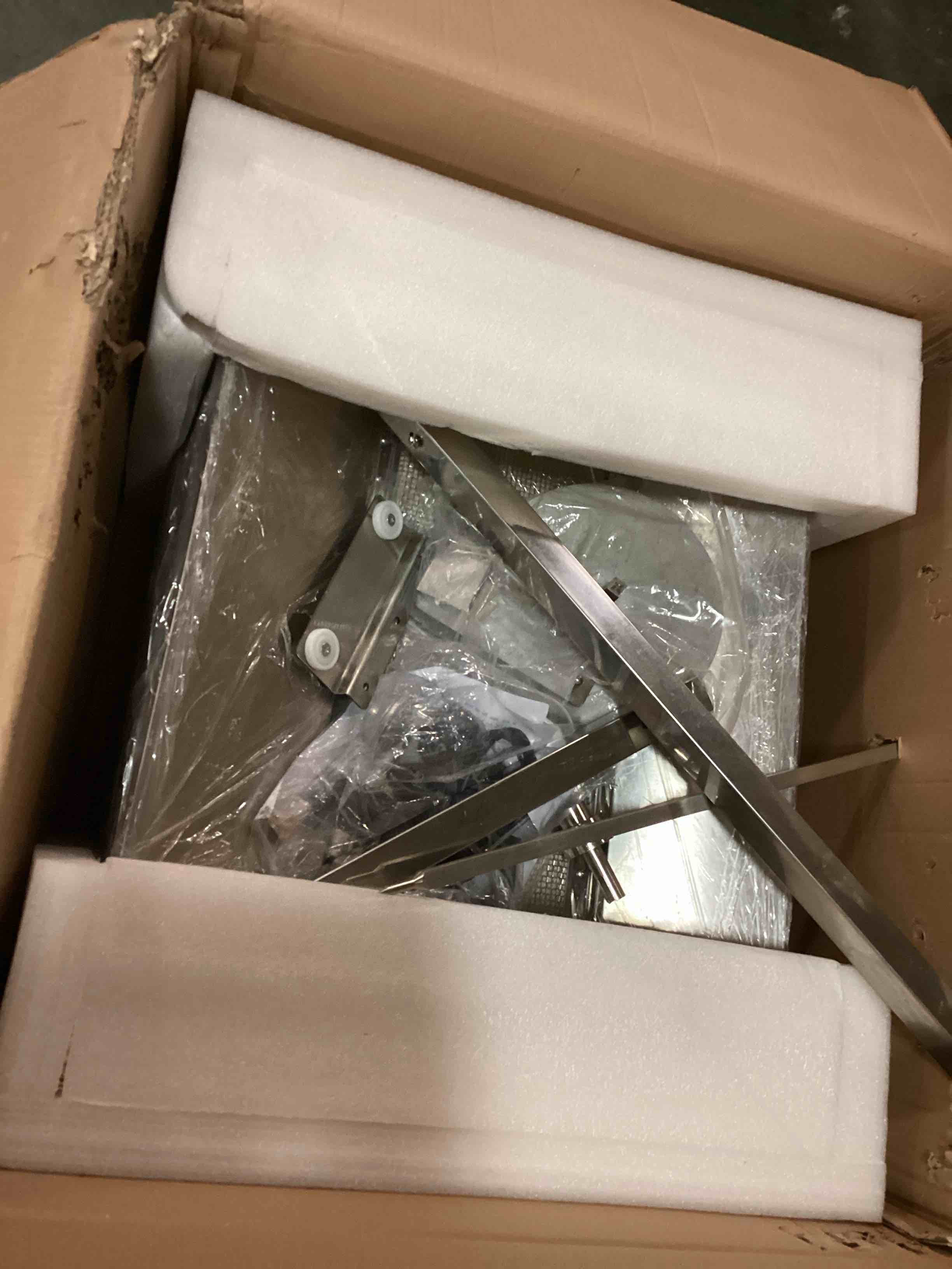 https://s3.amazonaws.com/lotting-images-prod/bidfta/PPE0416402_1728730779072.jpeg