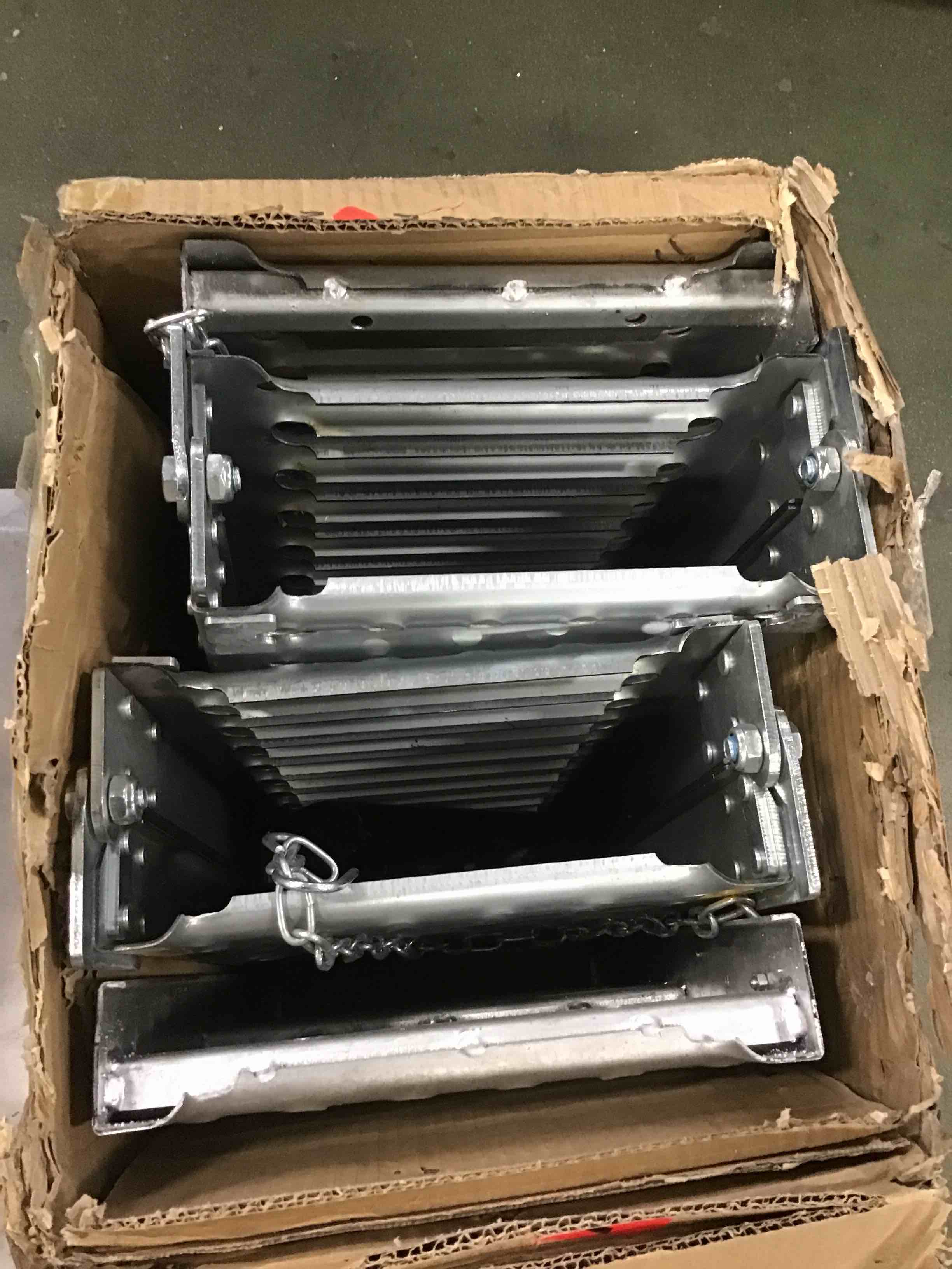 https://s3.amazonaws.com/lotting-images-prod/bidfta/PPE0417114_1728416281429.jpeg
