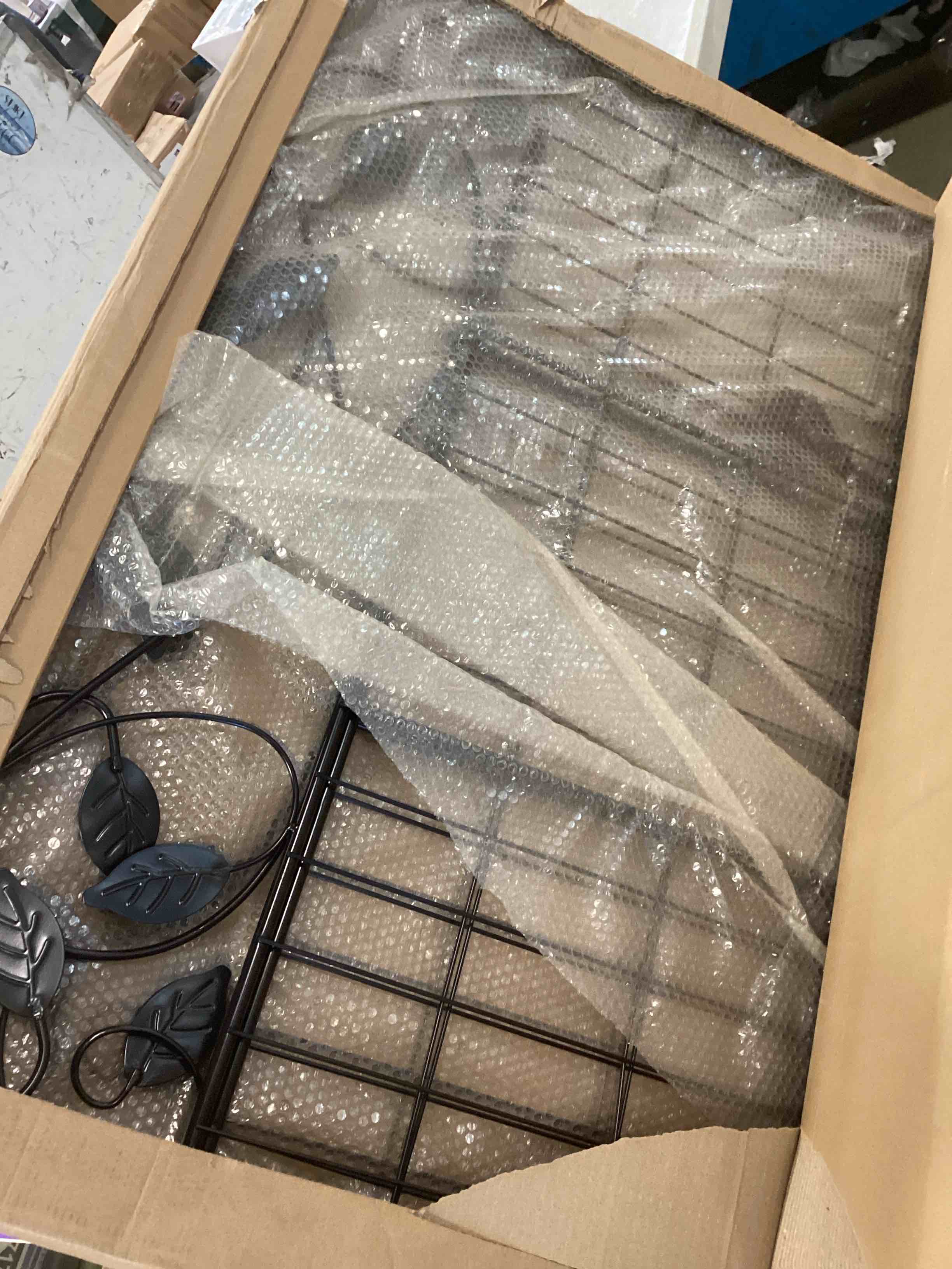 https://s3.amazonaws.com/lotting-images-prod/bidfta/PPE0417179_1728404894498.jpeg