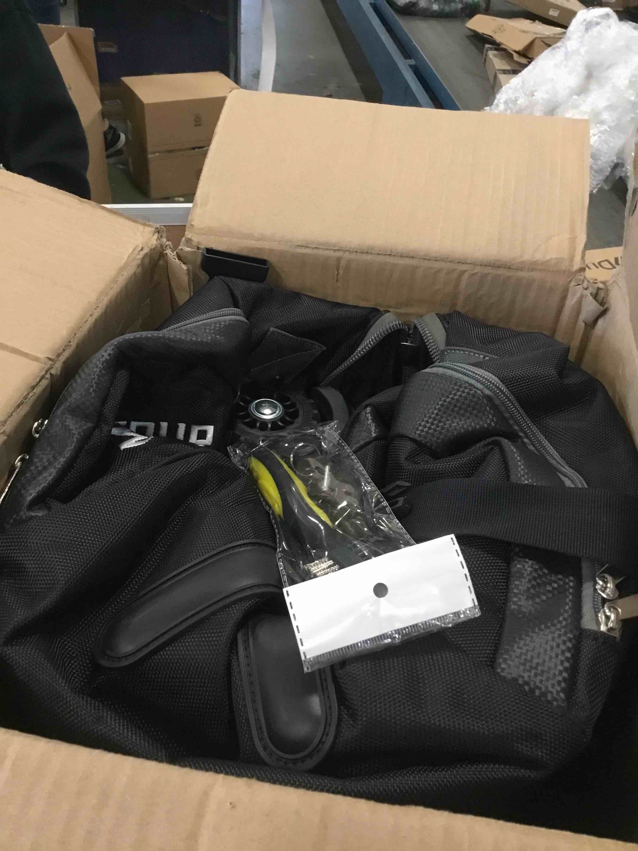 https://s3.amazonaws.com/lotting-images-prod/bidfta/PPE0418840_1729272516578.jpeg