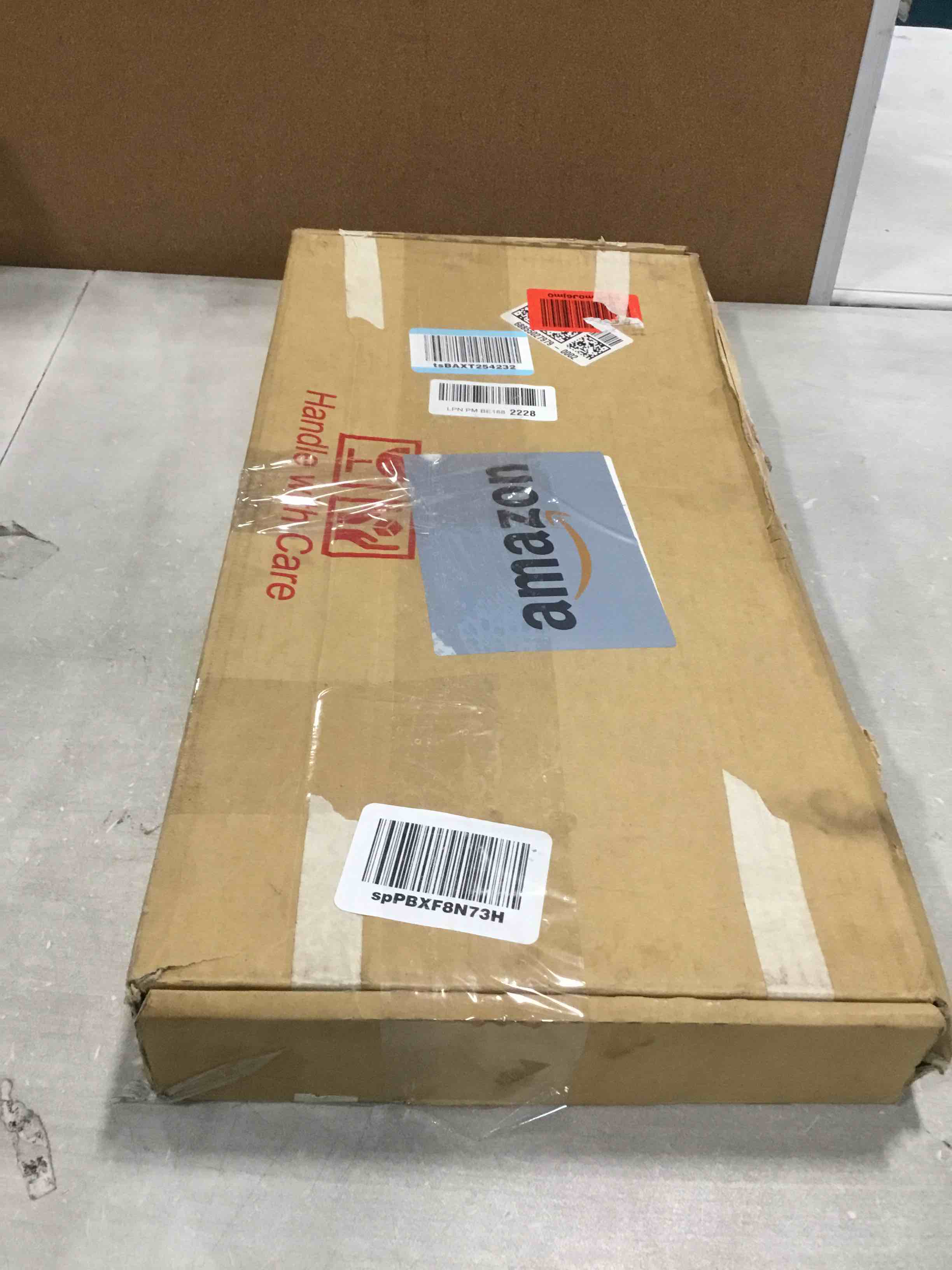 https://s3.amazonaws.com/lotting-images-prod/bidfta/PPE0418931_1729259016522.jpeg