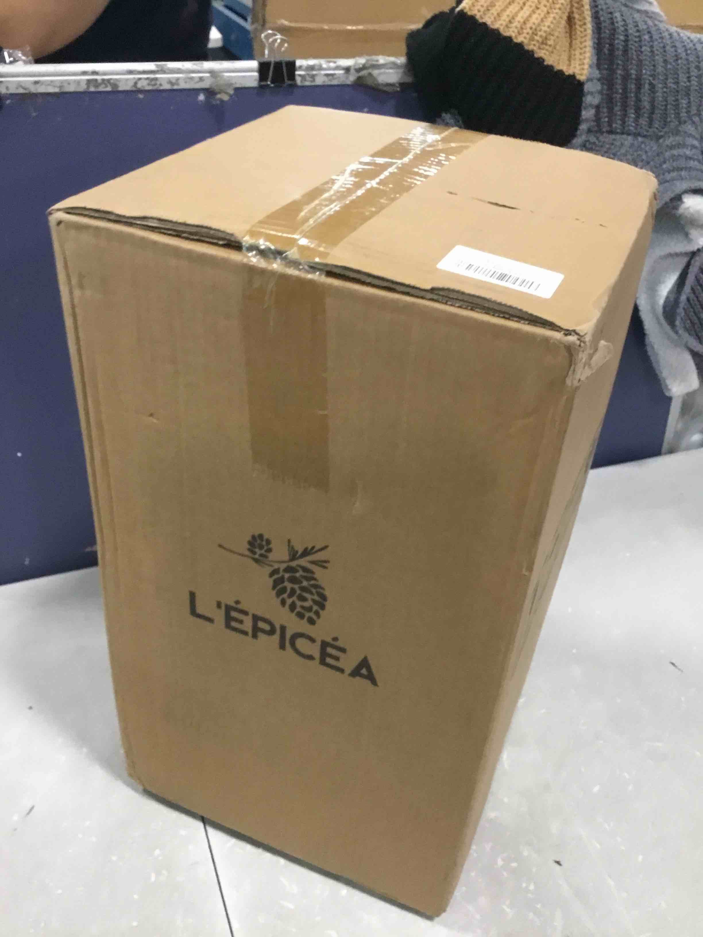 https://s3.amazonaws.com/lotting-images-prod/bidfta/PPE0419208_1729168567713.jpeg