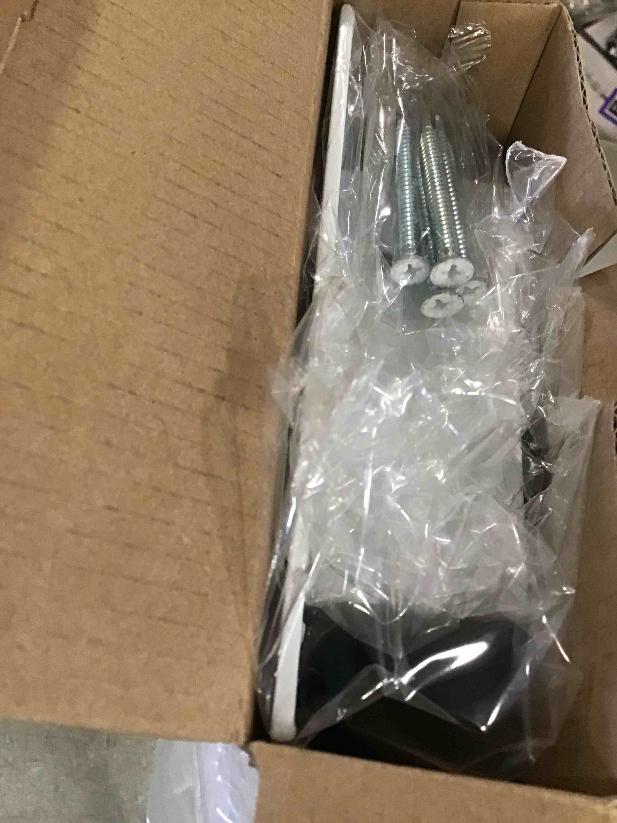 https://s3.amazonaws.com/lotting-images-prod/bidfta/PPE0420855_1729105881142.jpeg