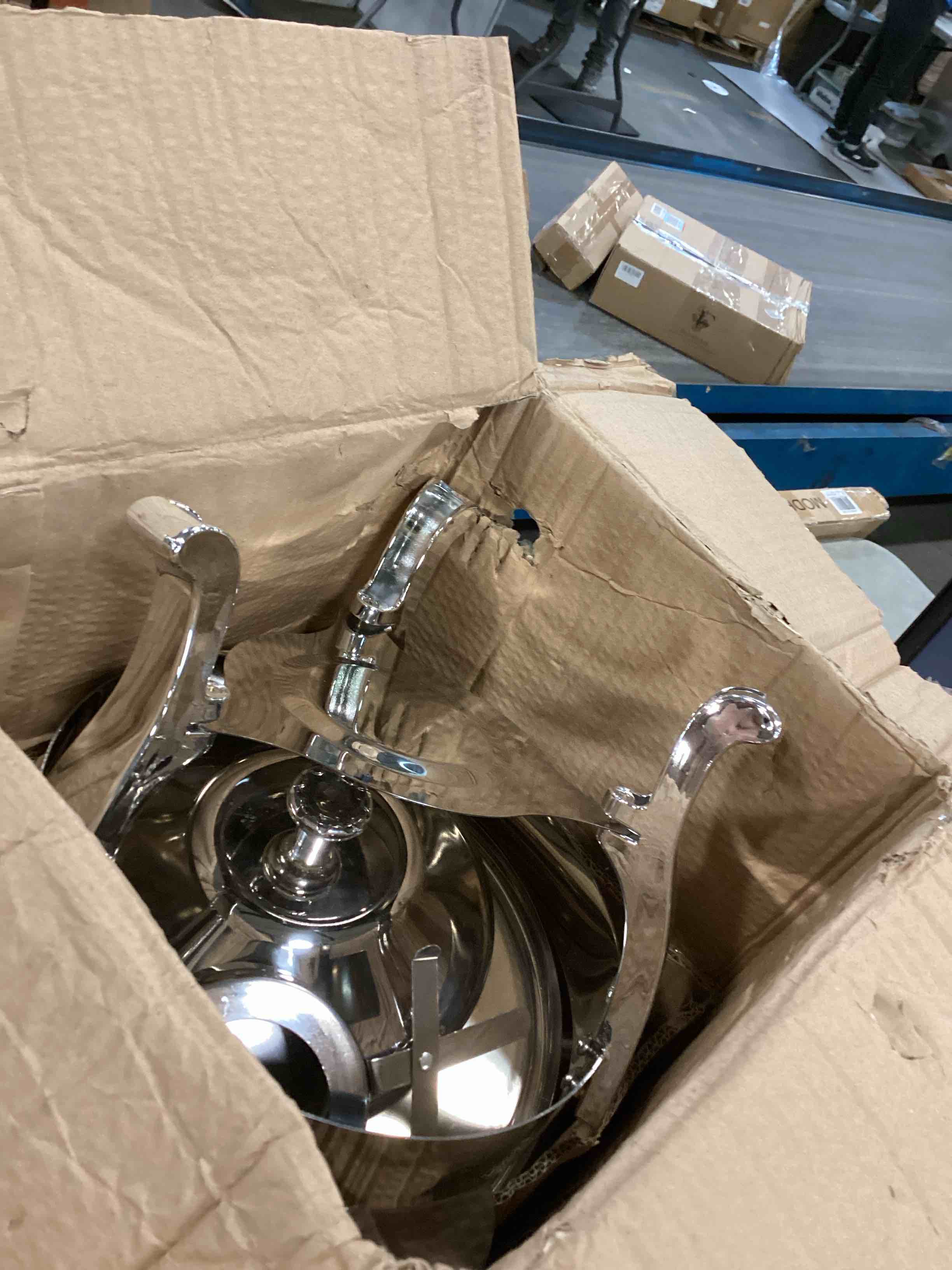 https://s3.amazonaws.com/lotting-images-prod/bidfta/PPE0422281_1729513446003.jpeg