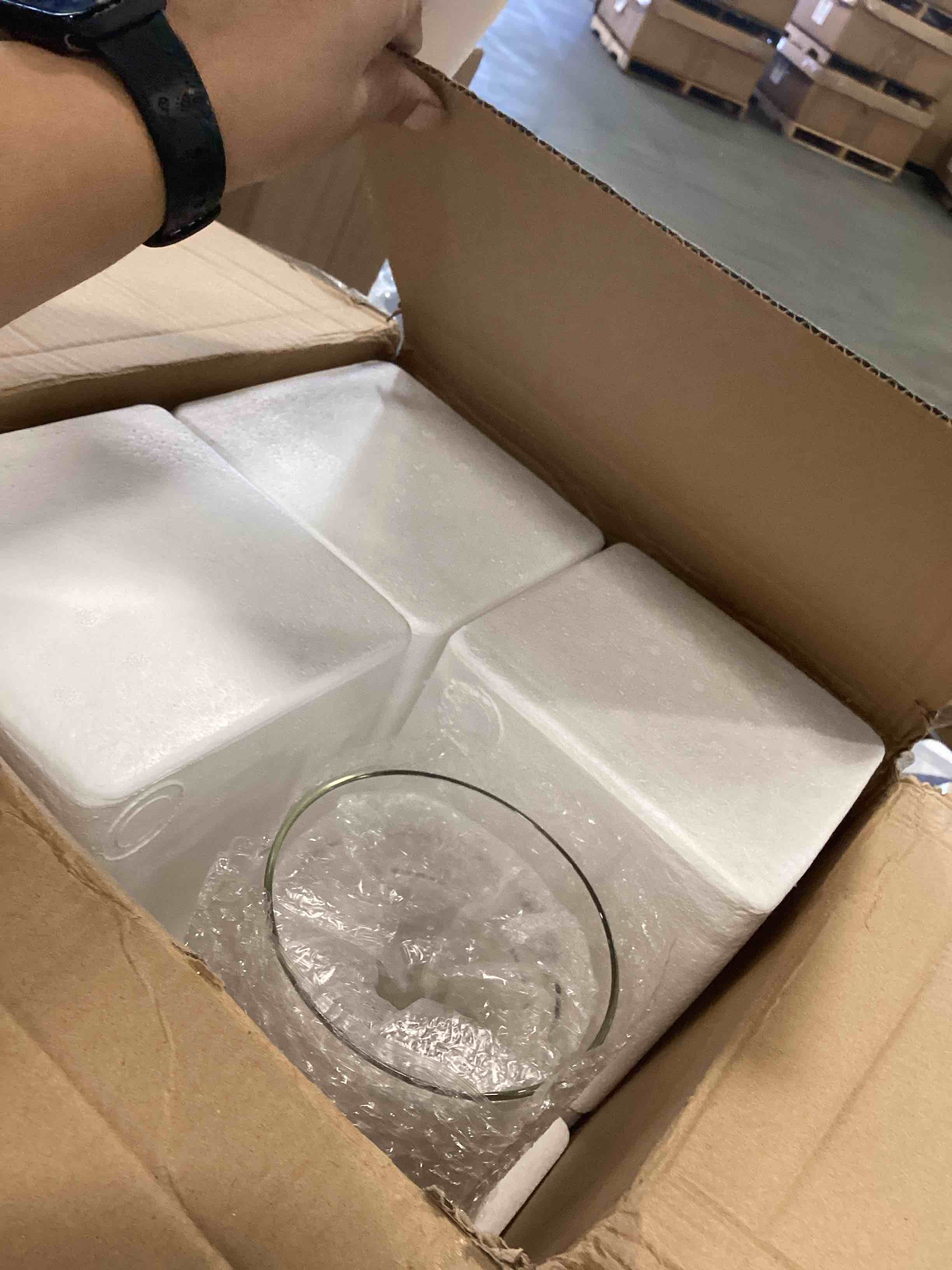 https://s3.amazonaws.com/lotting-images-prod/bidfta/PPE0422373_1729274944882.jpeg