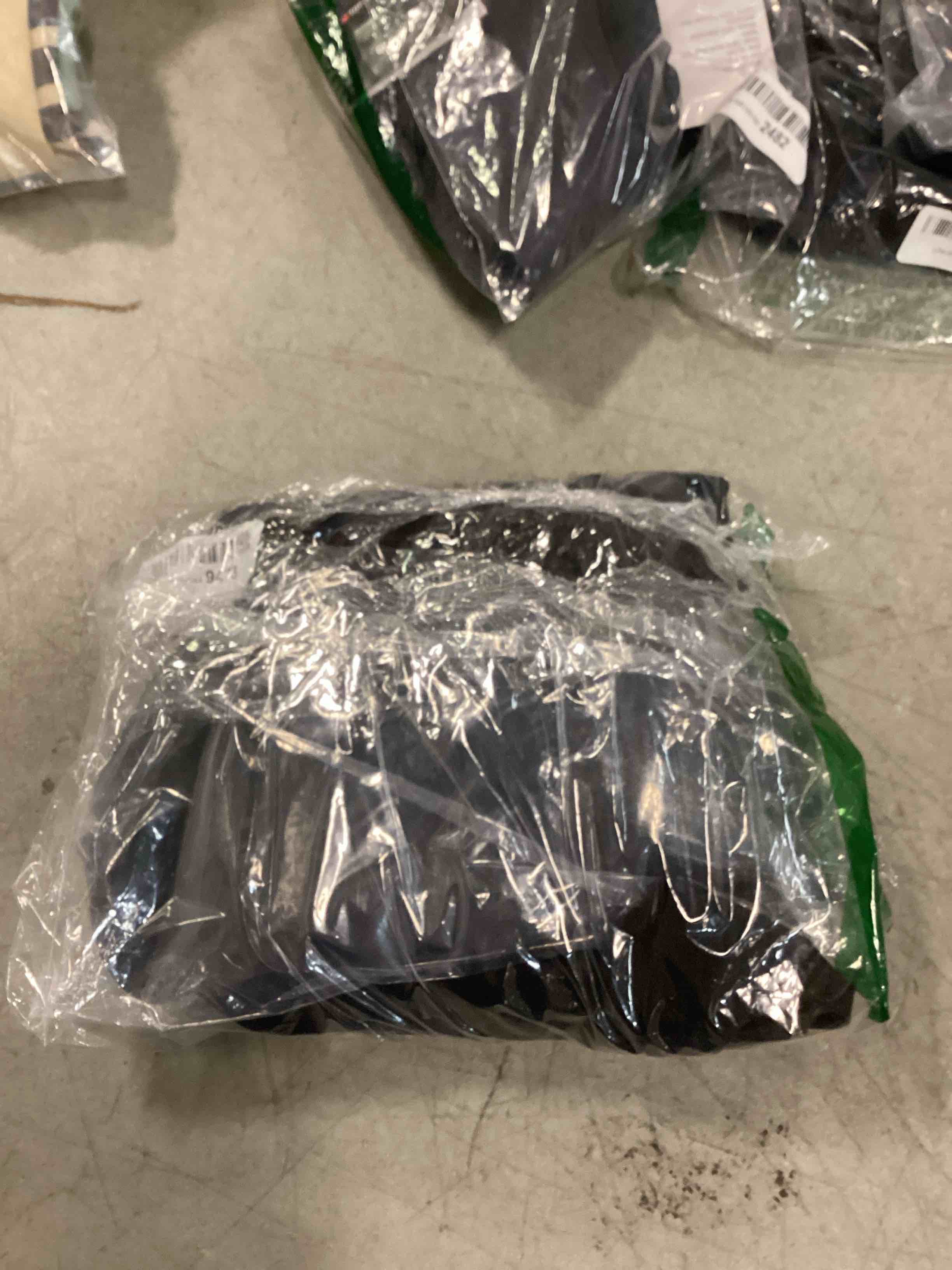 https://s3.amazonaws.com/lotting-images-prod/bidfta/PPE0422539_1729253324764.jpeg
