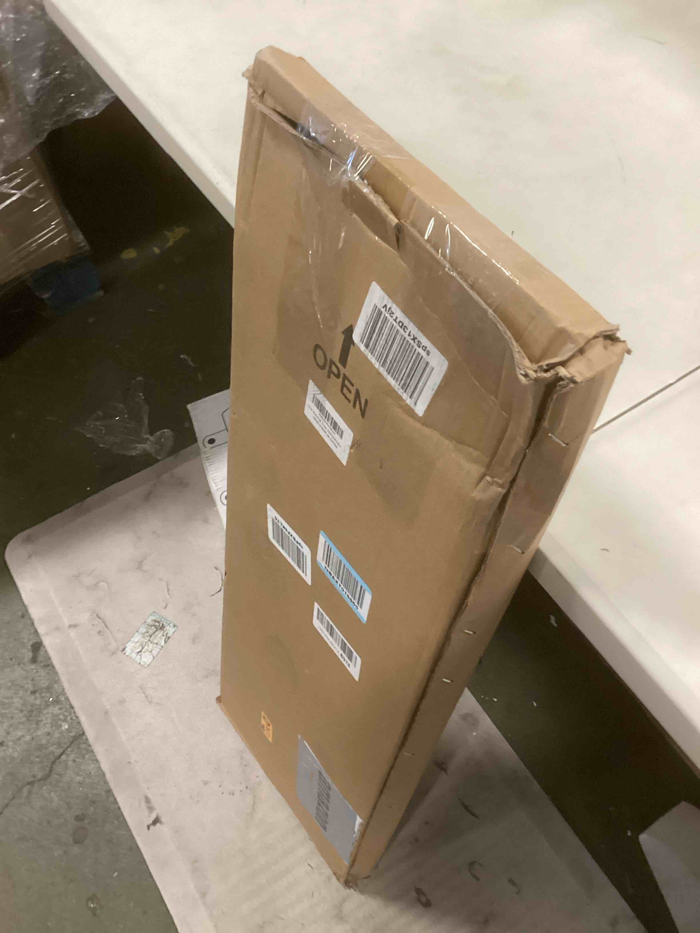 https://s3.amazonaws.com/lotting-images-prod/bidfta/PPE0422971_1729173225243.jpeg