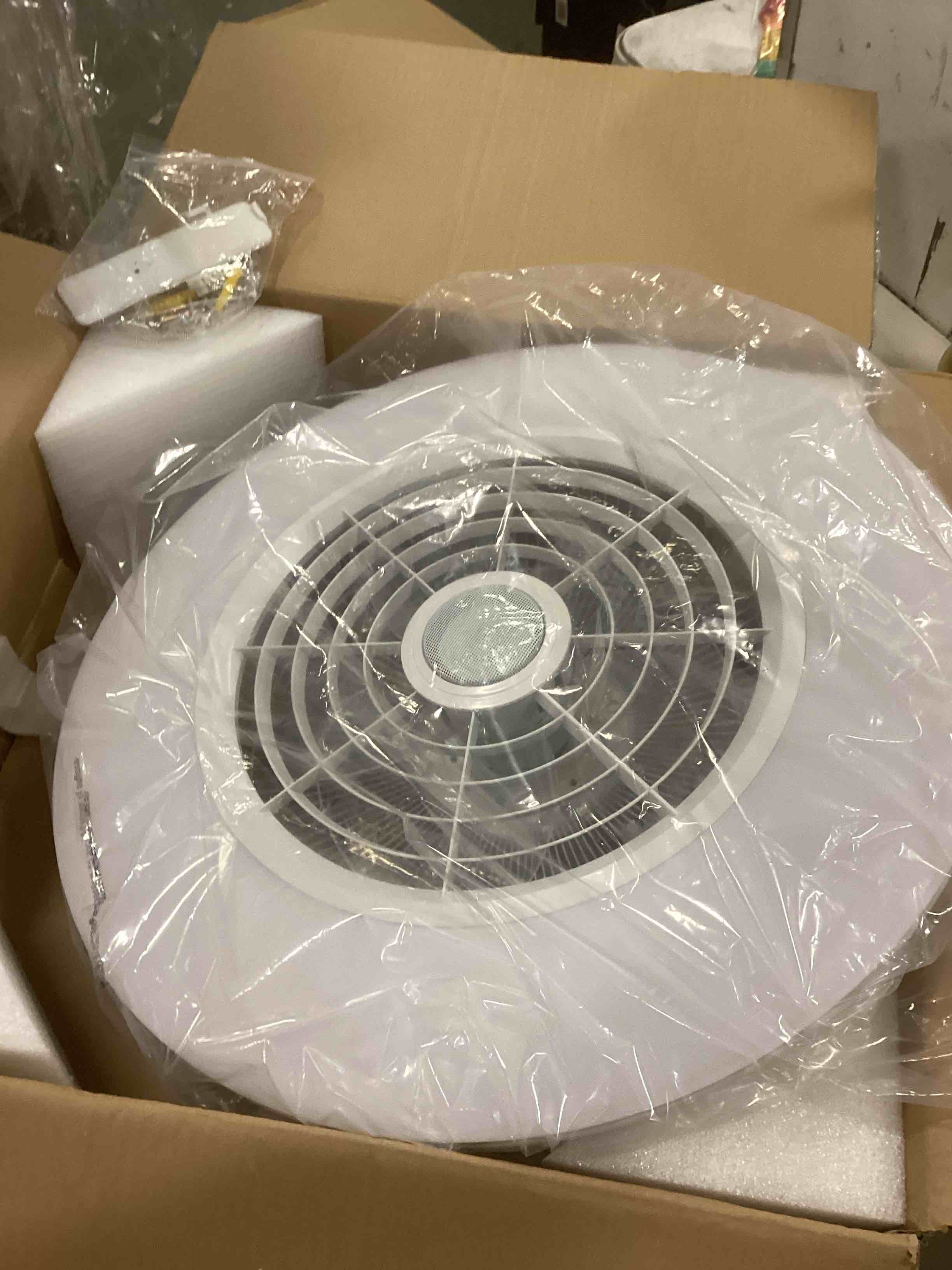 https://s3.amazonaws.com/lotting-images-prod/bidfta/PPE0423079_1729164226533.jpeg