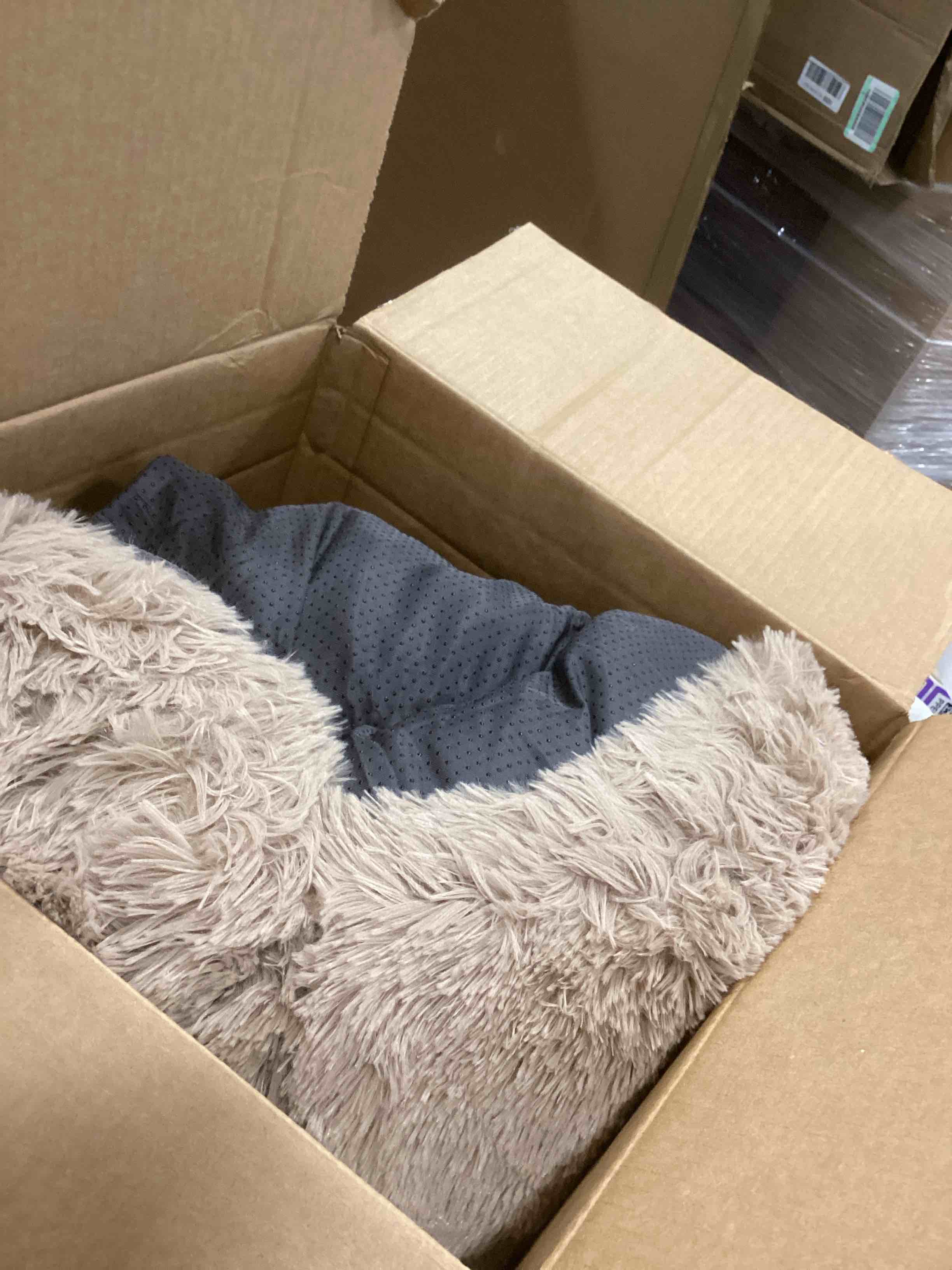 https://s3.amazonaws.com/lotting-images-prod/bidfta/PPE0423459_1729014395840.jpeg