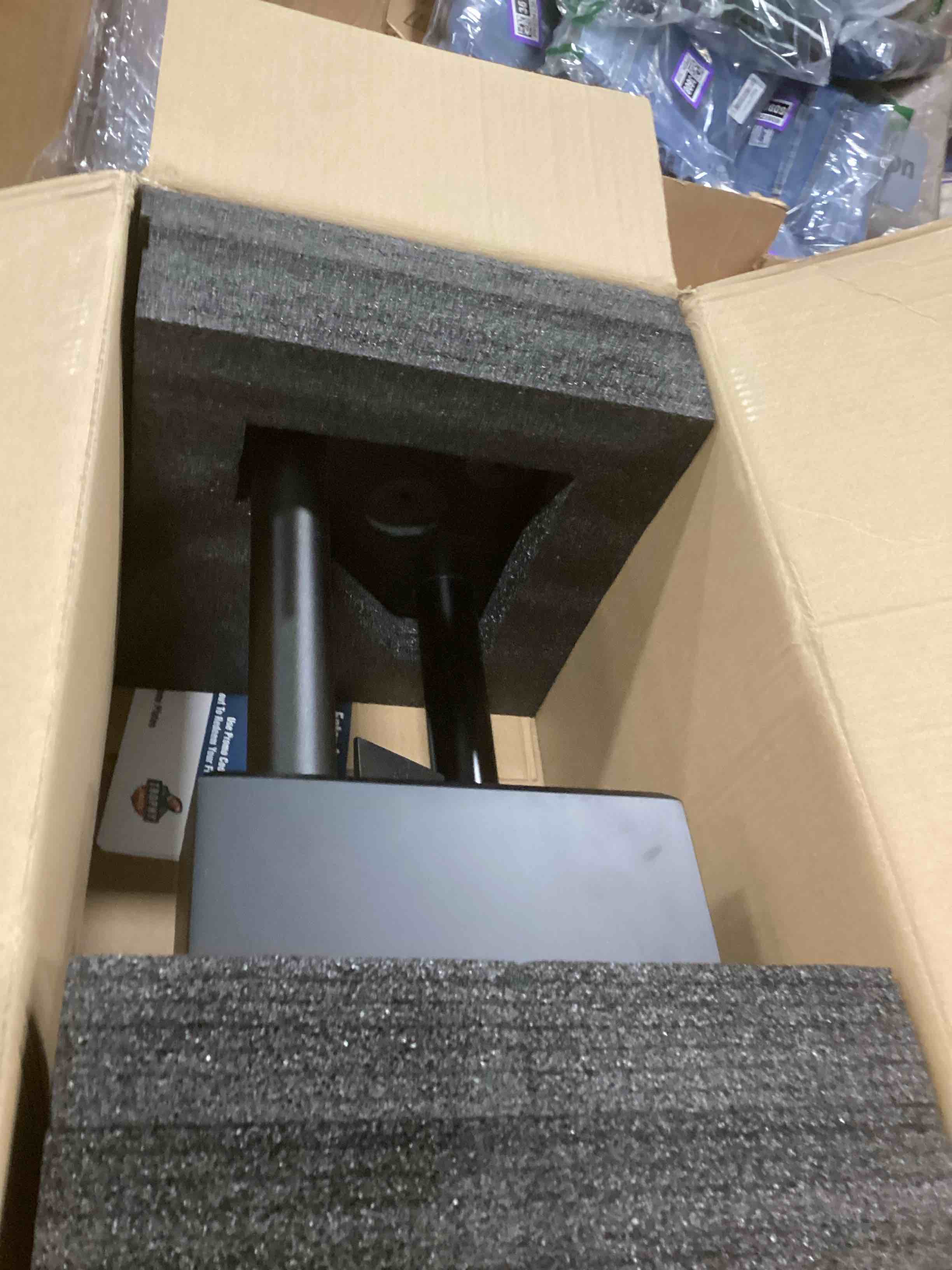 https://s3.amazonaws.com/lotting-images-prod/bidfta/PPE0423564_1728999474927.jpeg