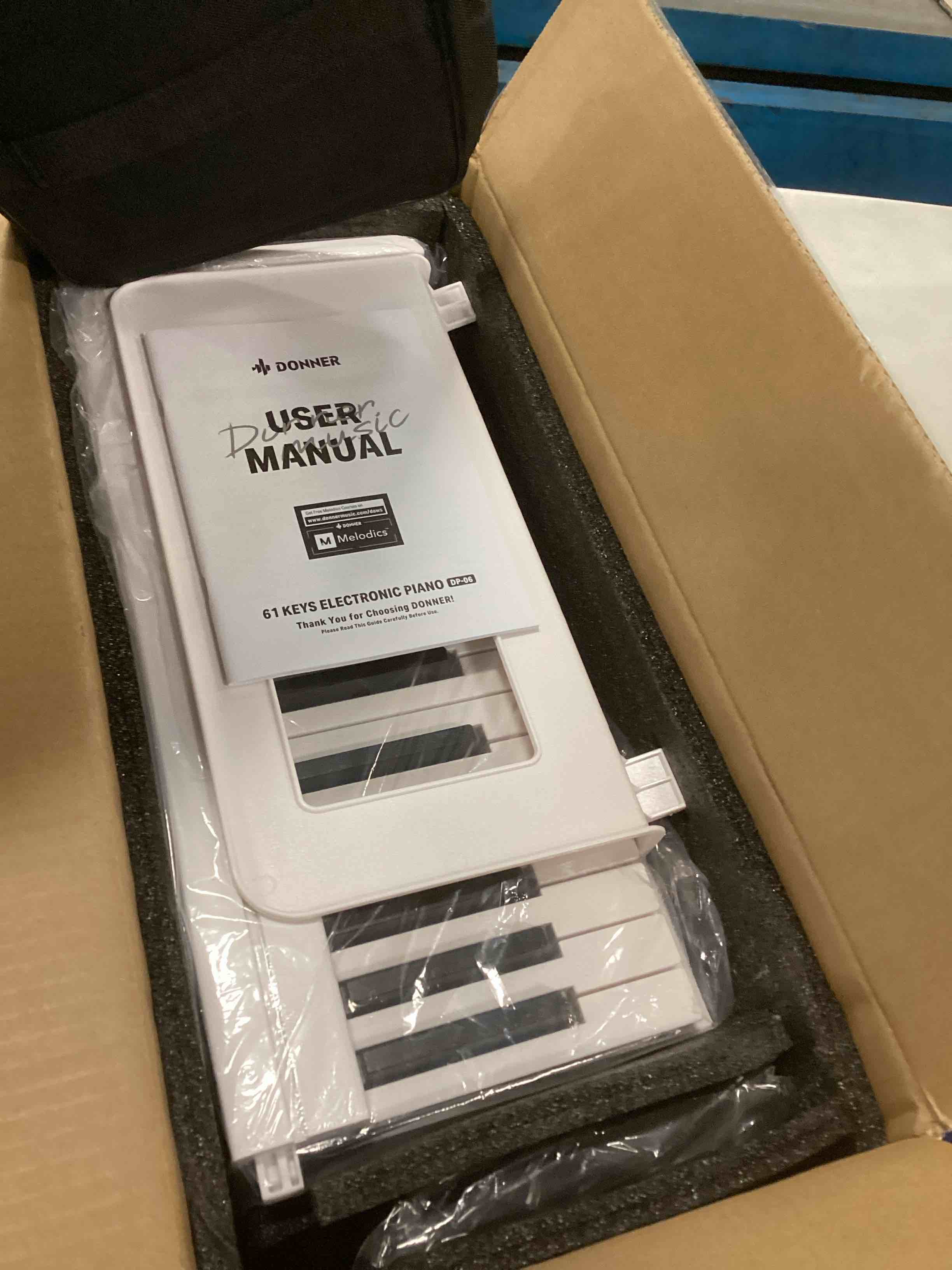 Donner Folding Piano Keyboard, 61 Keys Sensitive Electric Piano