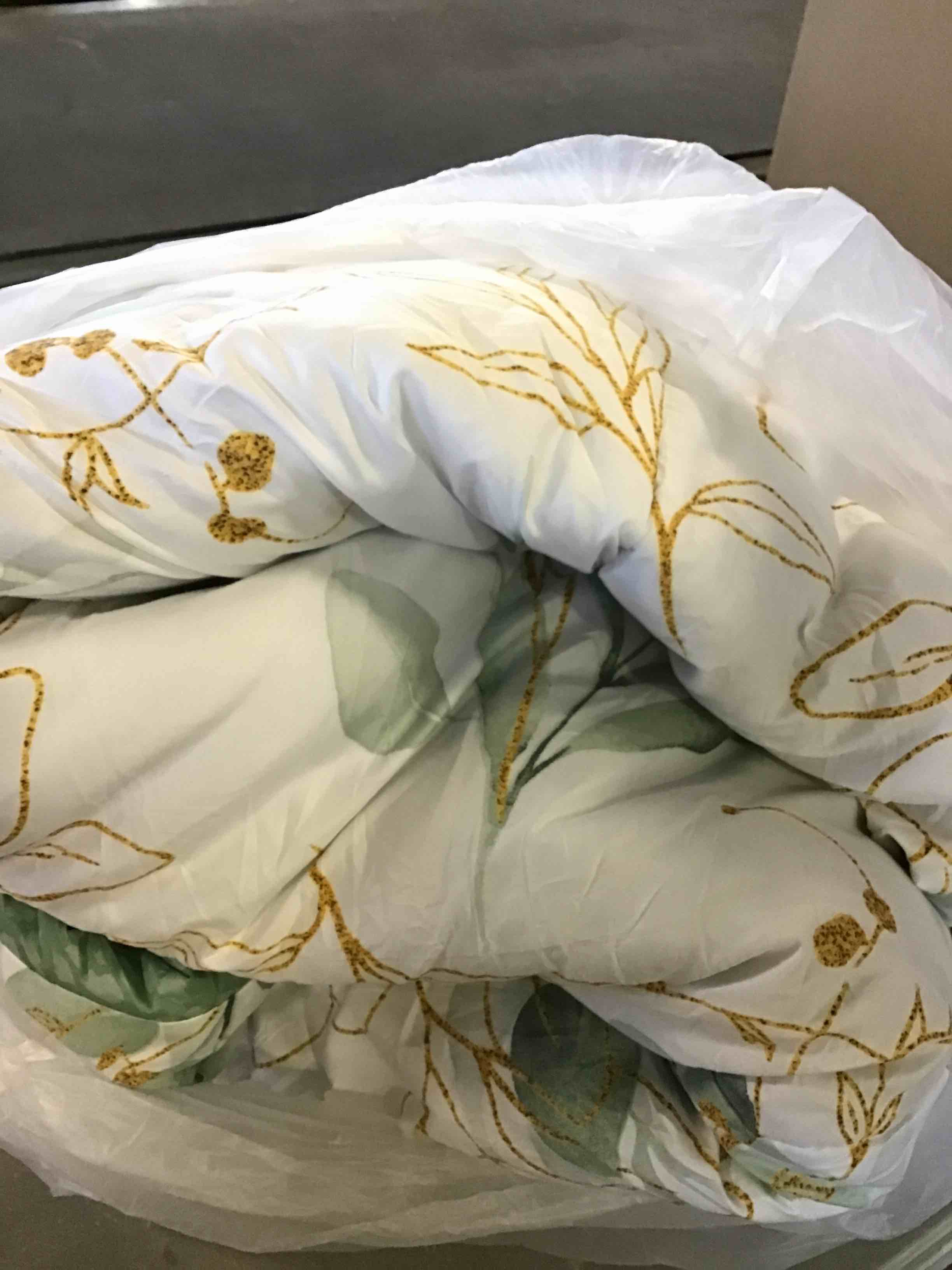 Joyreap 7 Piece Bed in a Bag King, Green Leaves Printed on White
