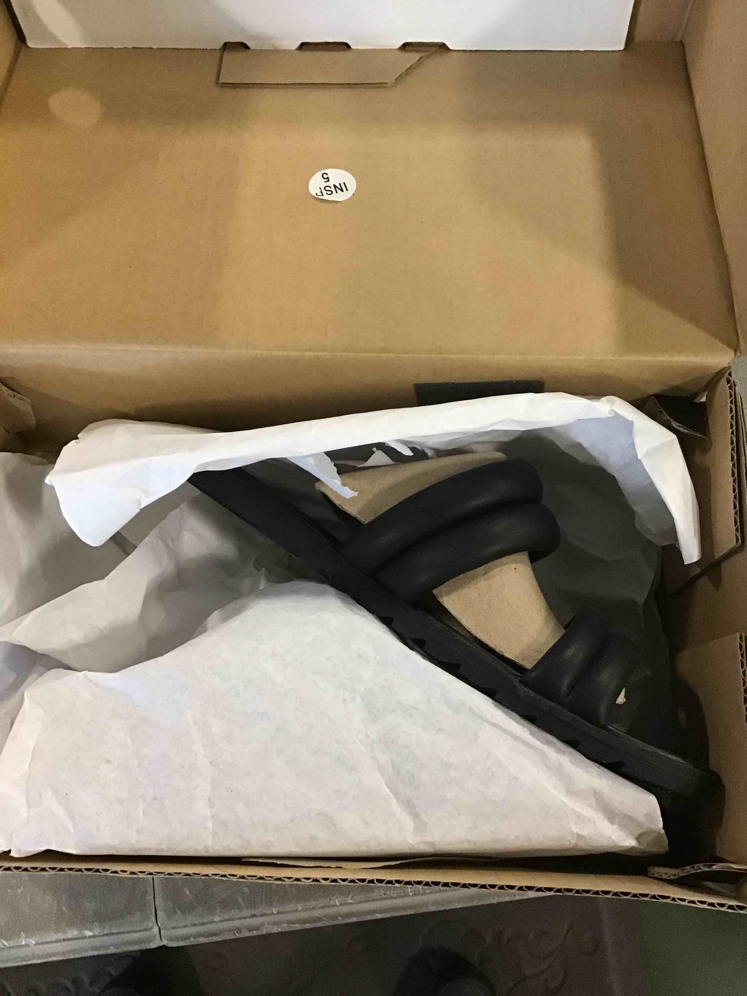 https://s3.amazonaws.com/lotting-images-prod/bidfta/PPE0427954_1729773334772.jpeg