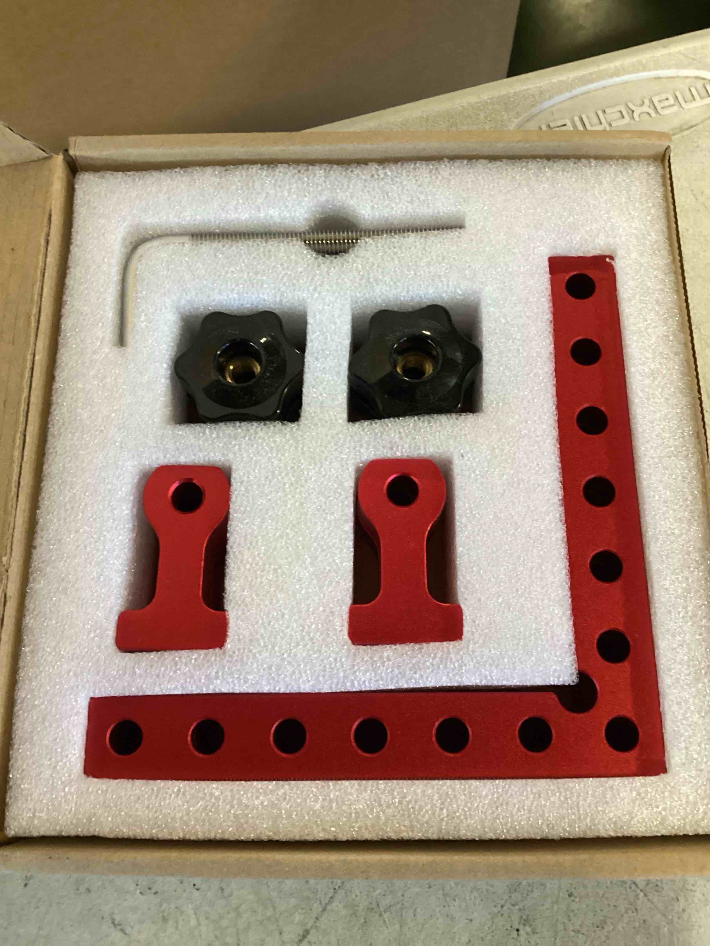 https://s3.amazonaws.com/lotting-images-prod/bidfta/PPE0428104_1728581432600.jpeg