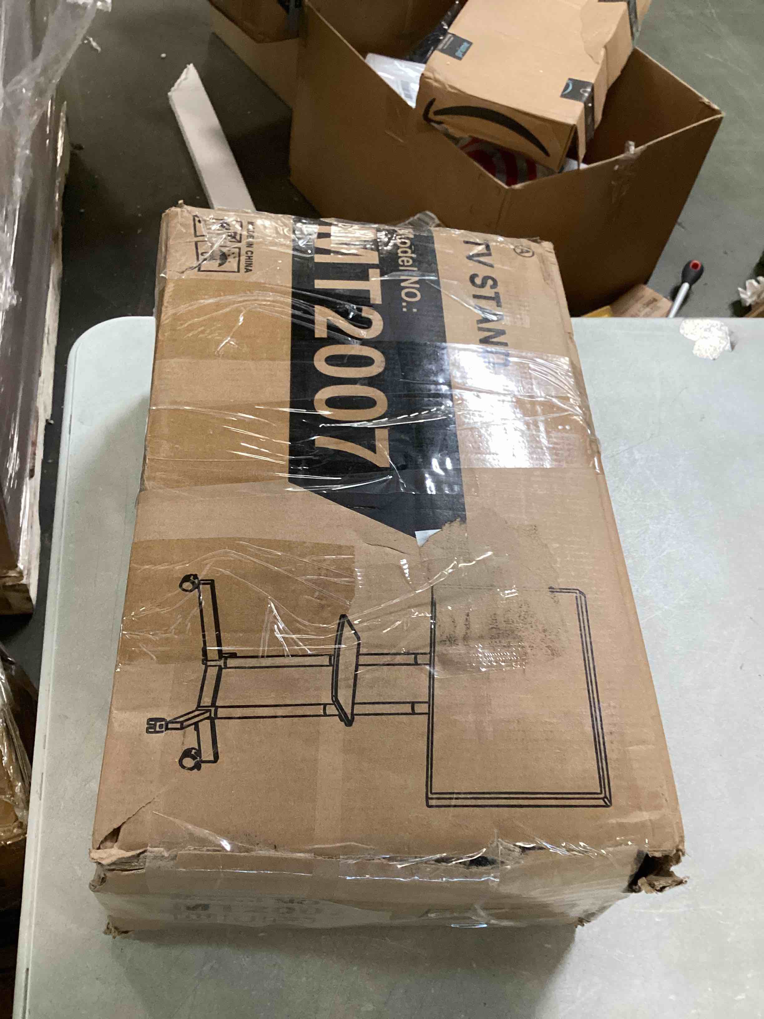 https://s3.amazonaws.com/lotting-images-prod/bidfta/PPE0428832_1728412289727.jpeg