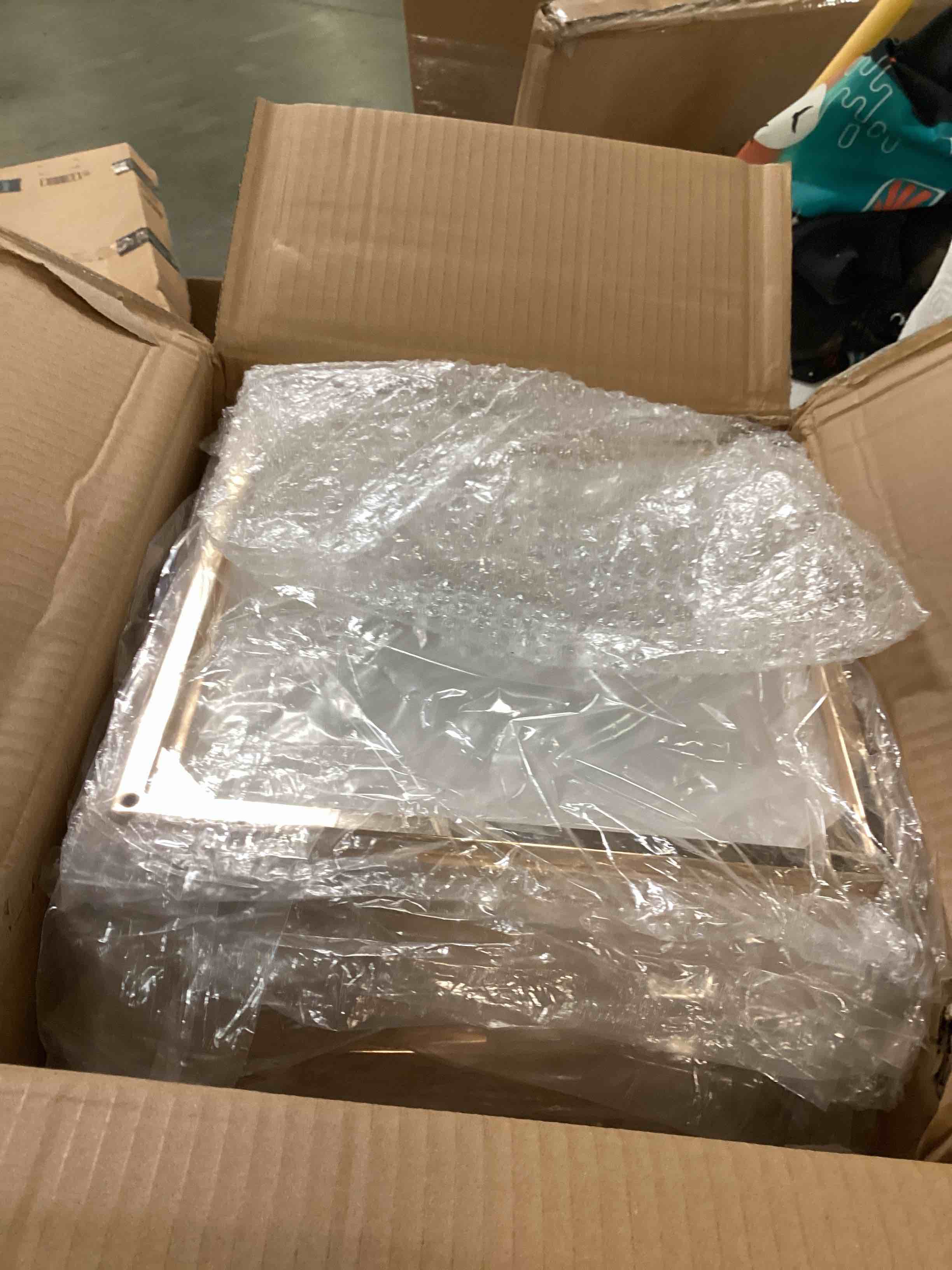 https://s3.amazonaws.com/lotting-images-prod/bidfta/PPE0428862_1728409177005.jpeg