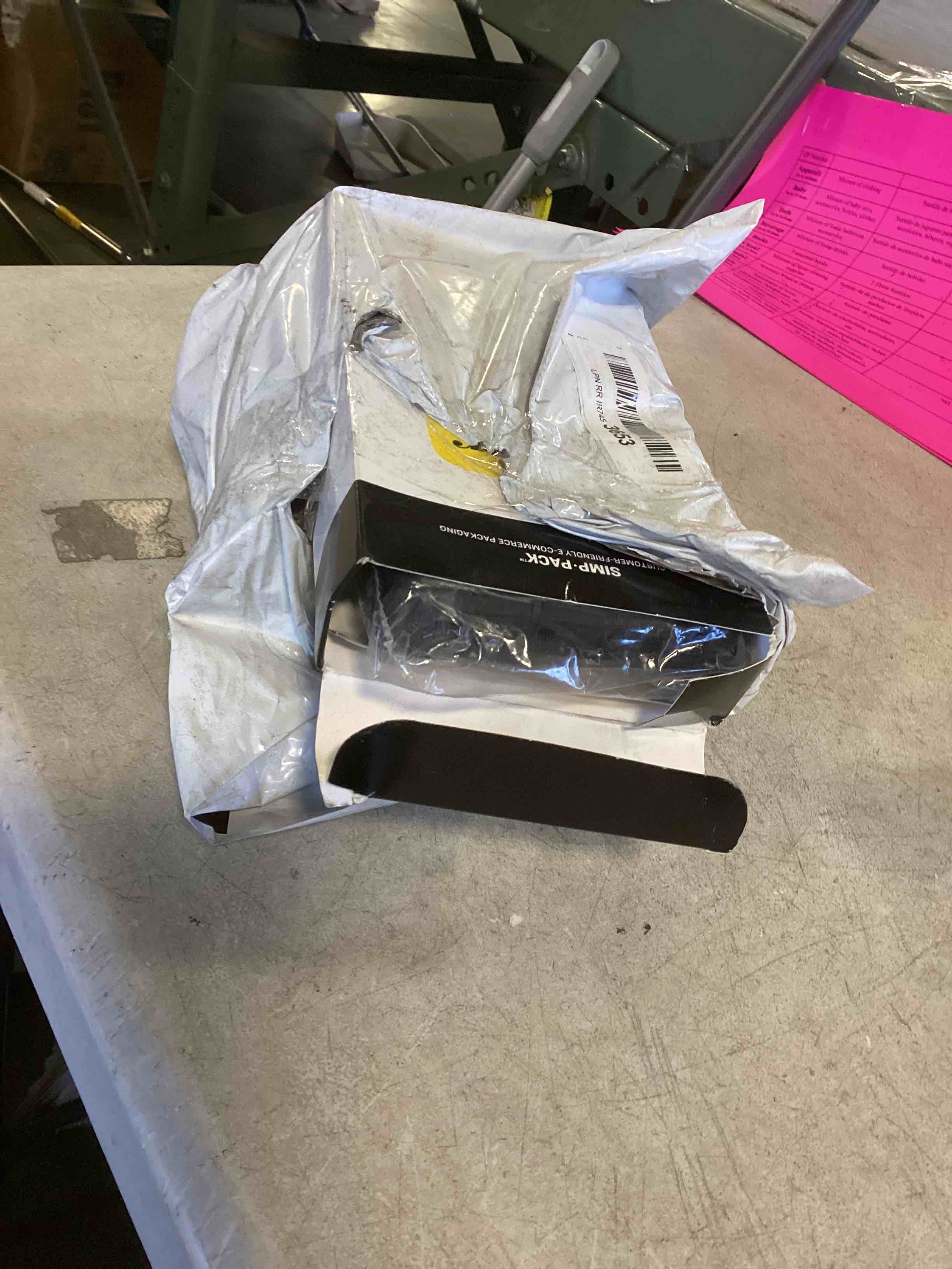 https://s3.amazonaws.com/lotting-images-prod/bidfta/PPE0429021_1728322052418.jpeg