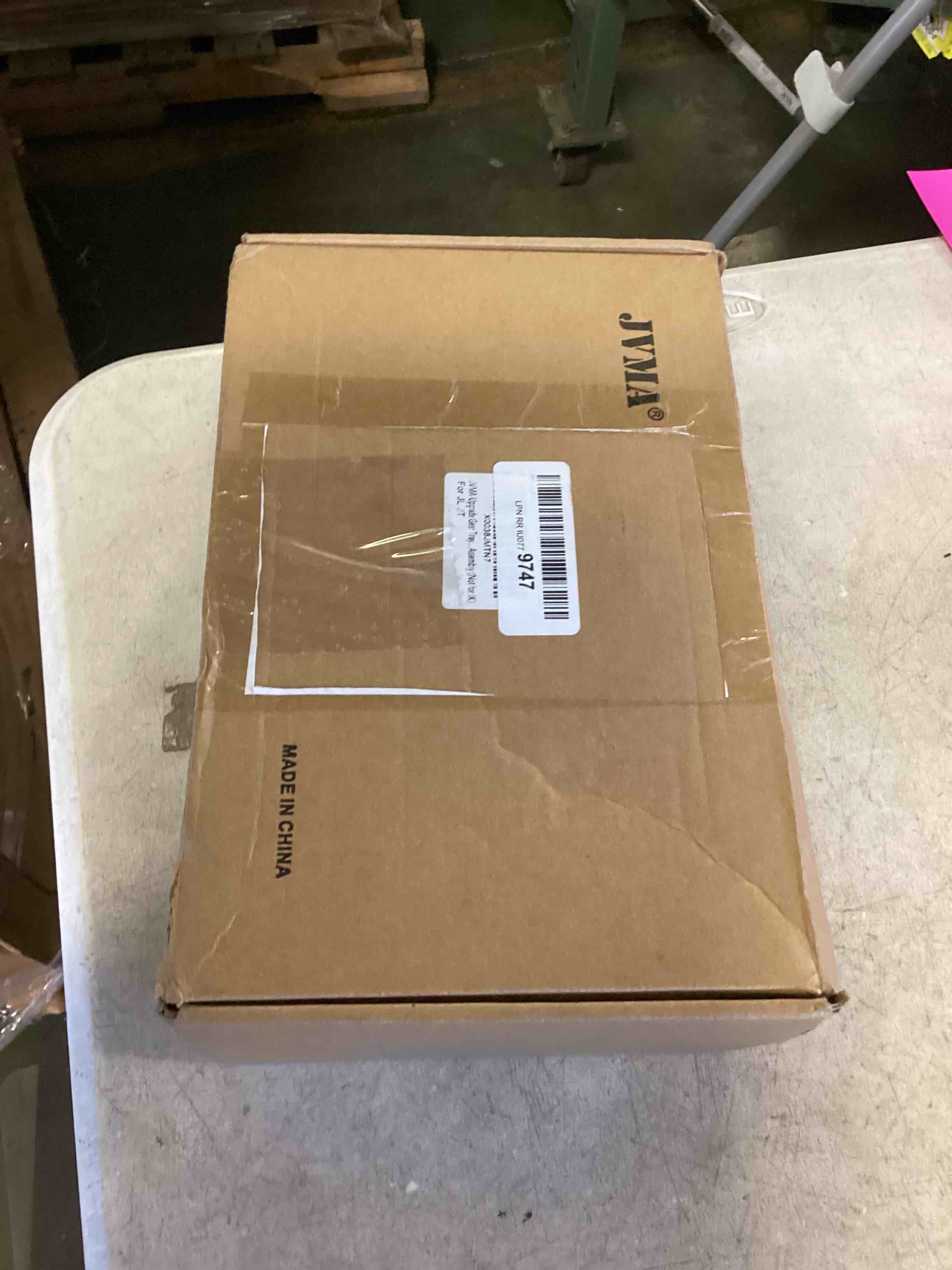 https://s3.amazonaws.com/lotting-images-prod/bidfta/PPE0429047_1728319950838.jpeg