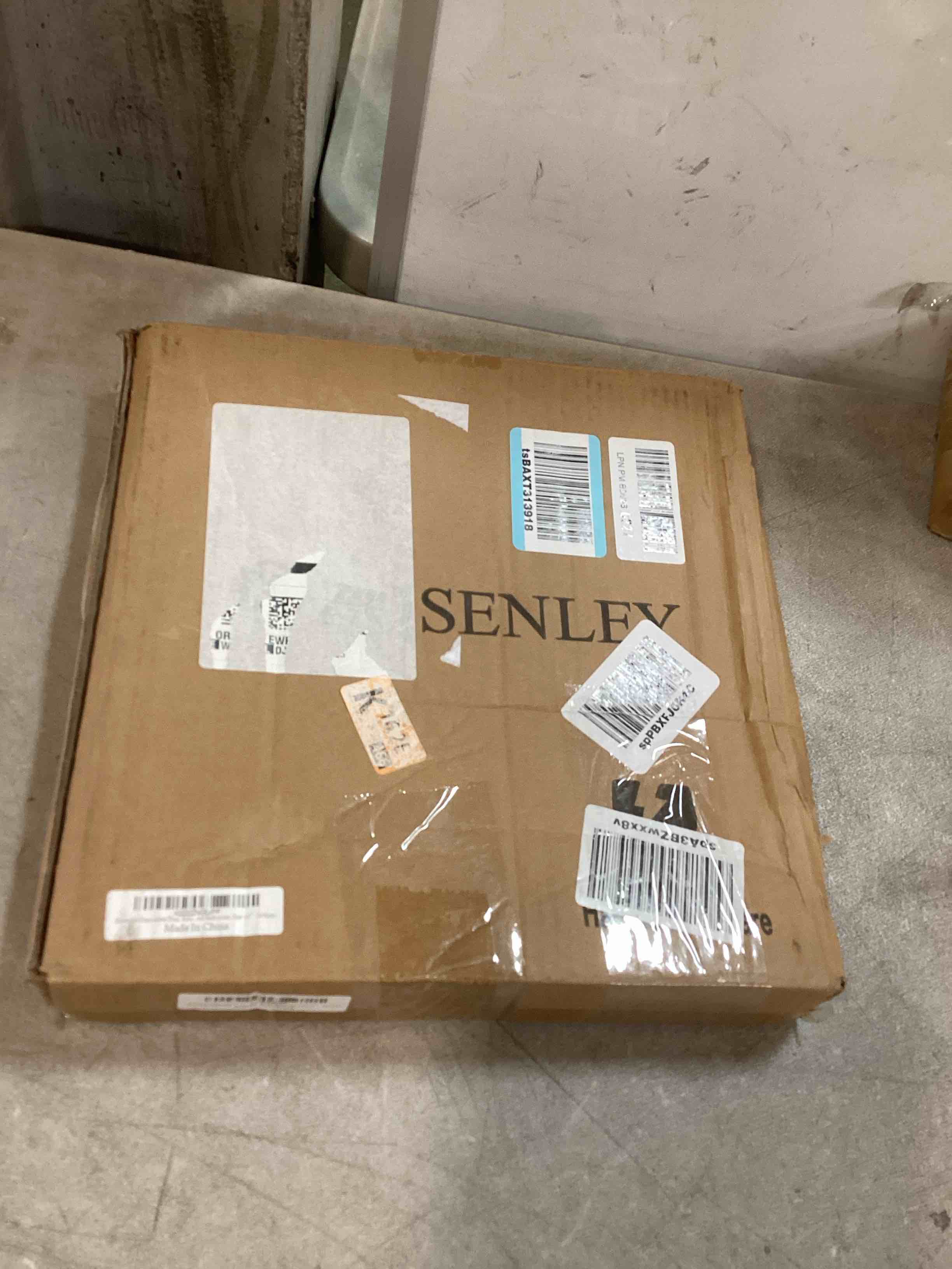 https://s3.amazonaws.com/lotting-images-prod/bidfta/PPE0429267_1728143835171.jpeg