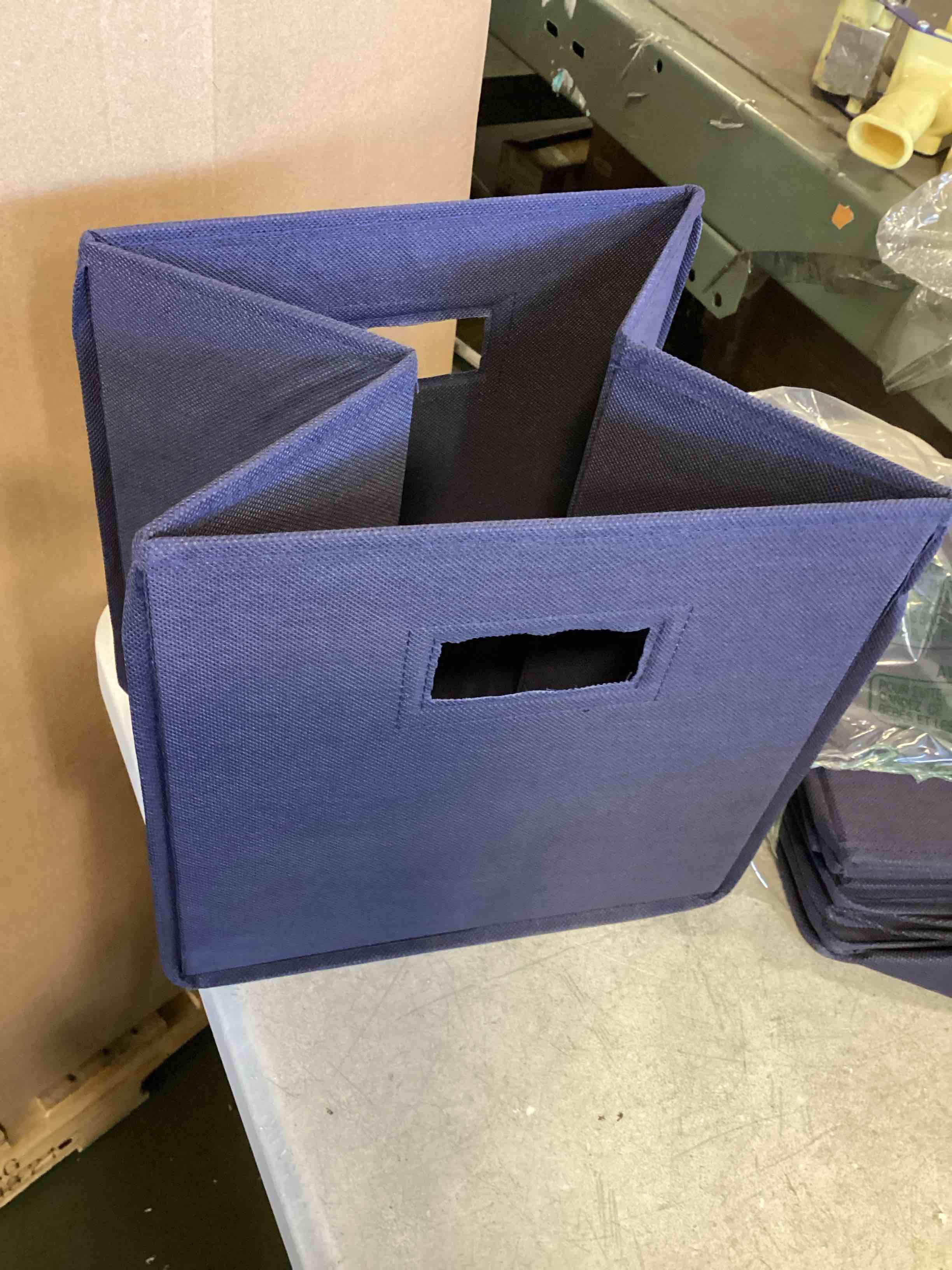 https://s3.amazonaws.com/lotting-images-prod/bidfta/PPE0429796_1727970044780.jpeg