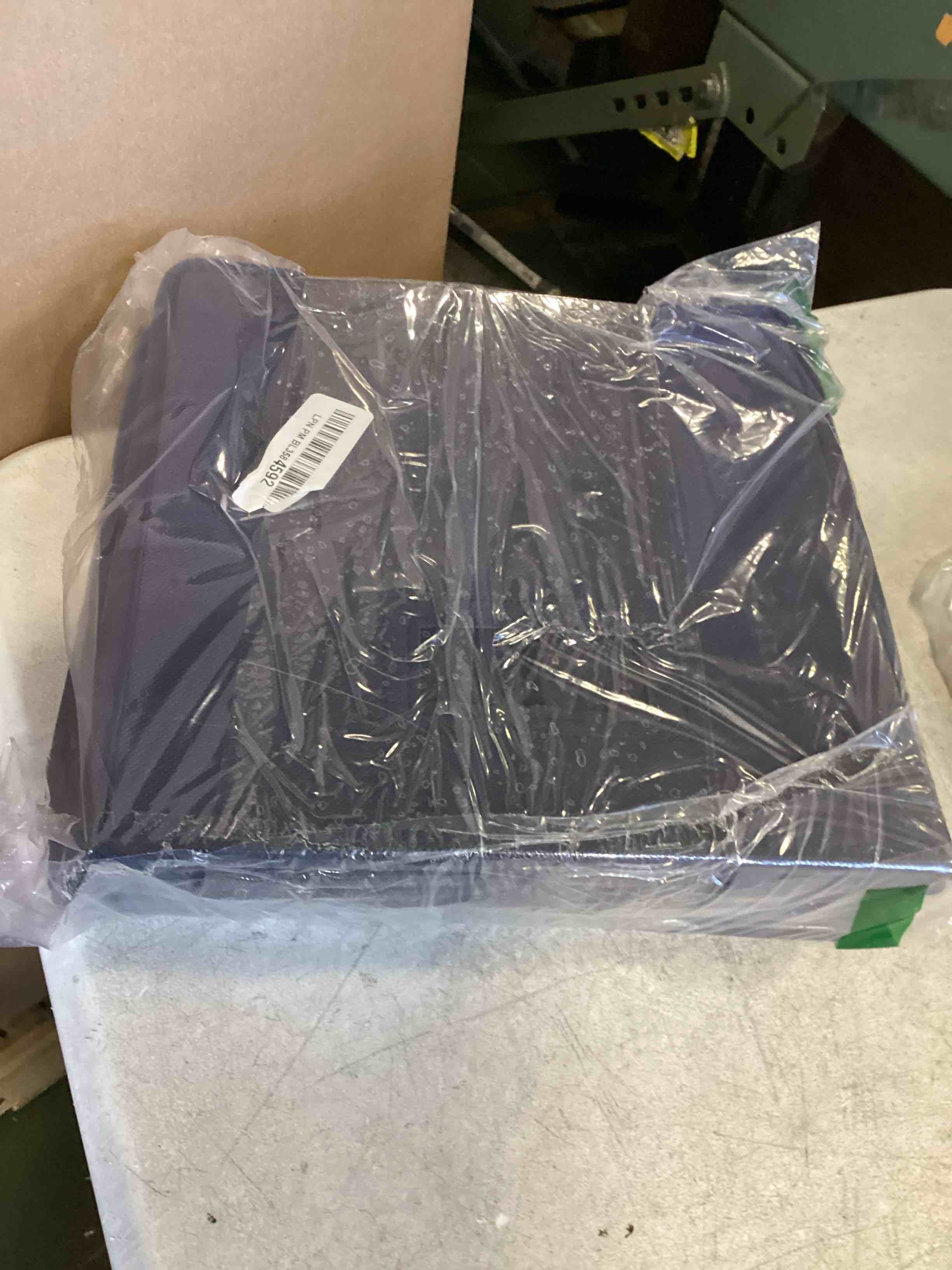 https://s3.amazonaws.com/lotting-images-prod/bidfta/PPE0429796_1727970139258.jpeg