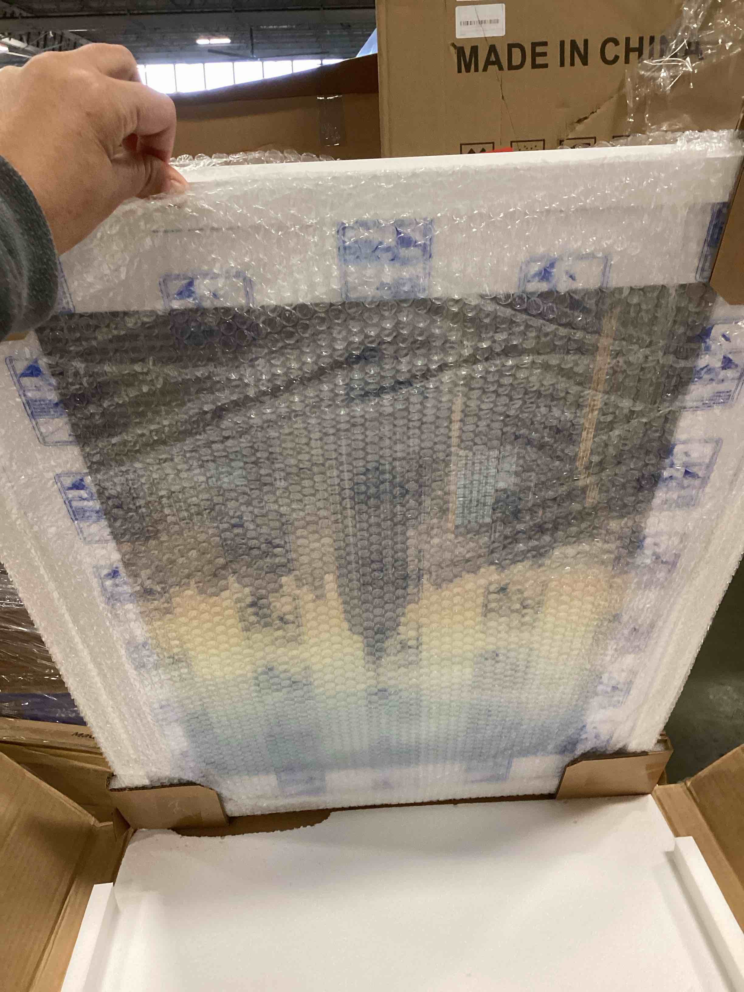 https://s3.amazonaws.com/lotting-images-prod/bidfta/PPE0430648_1728997364153.jpeg