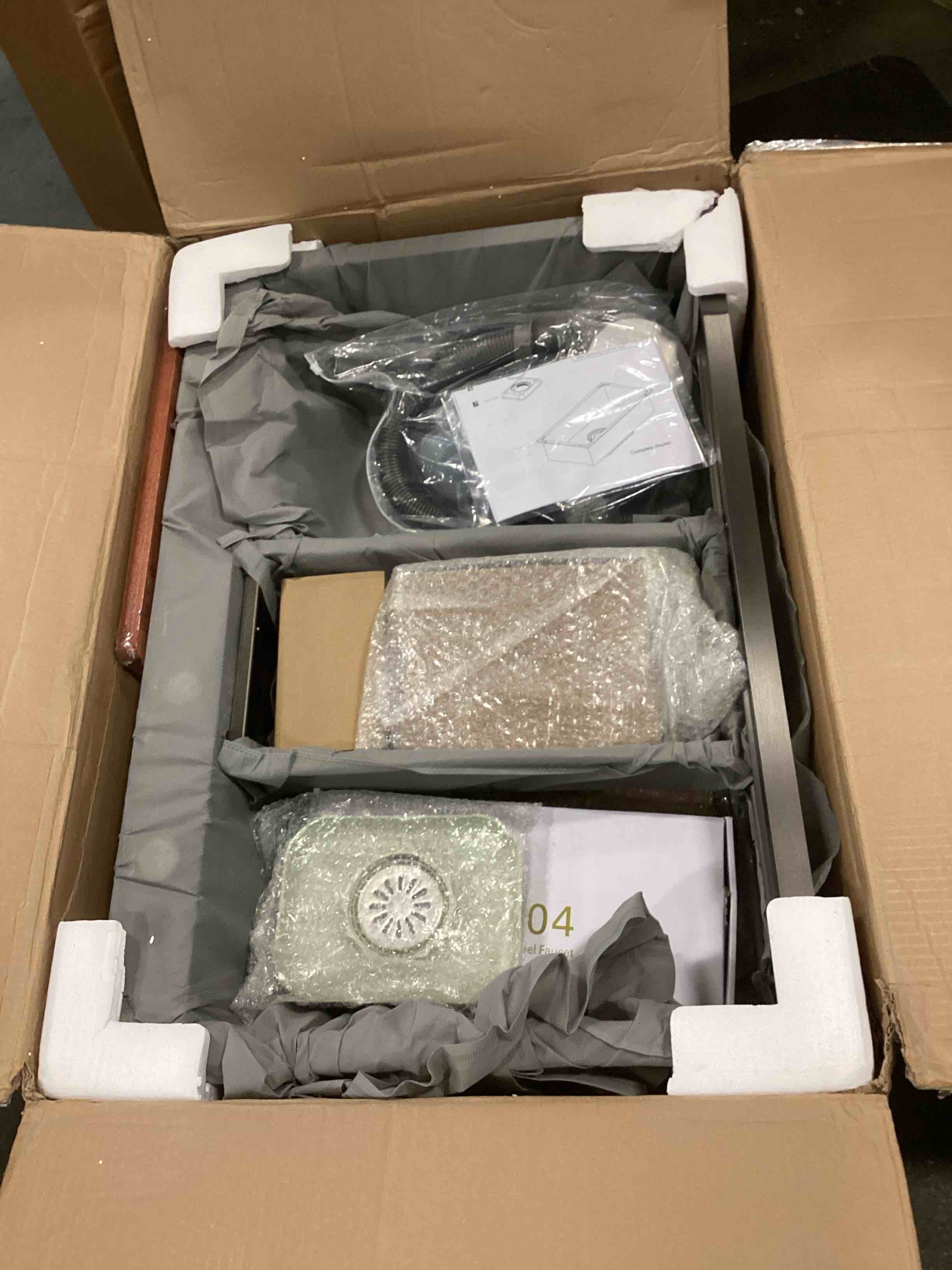 https://s3.amazonaws.com/lotting-images-prod/bidfta/PPE0430654_1728998609928.jpeg