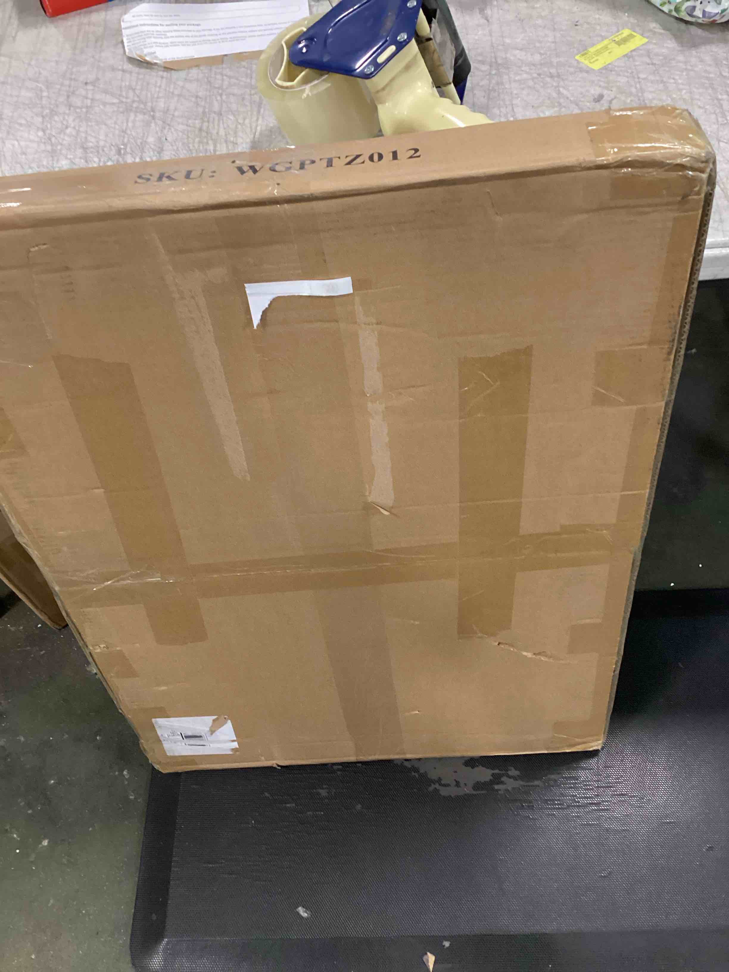 https://s3.amazonaws.com/lotting-images-prod/bidfta/PPE0431086_1728677354557.jpeg