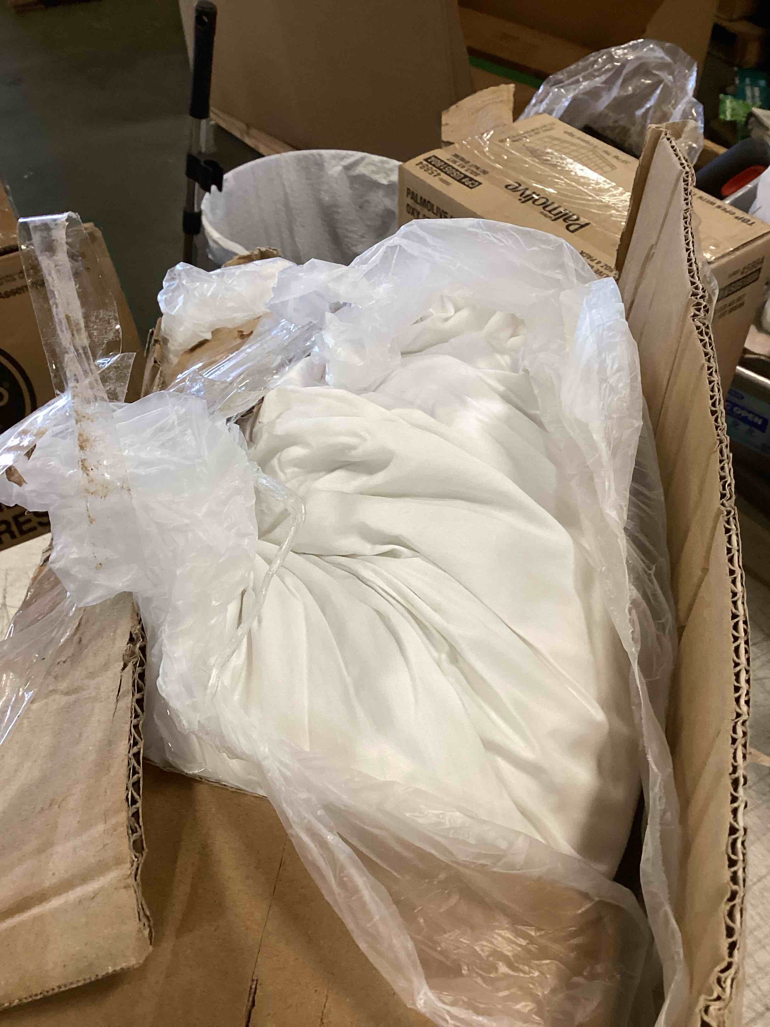 https://s3.amazonaws.com/lotting-images-prod/bidfta/PPE0431343_1728575039947.jpeg