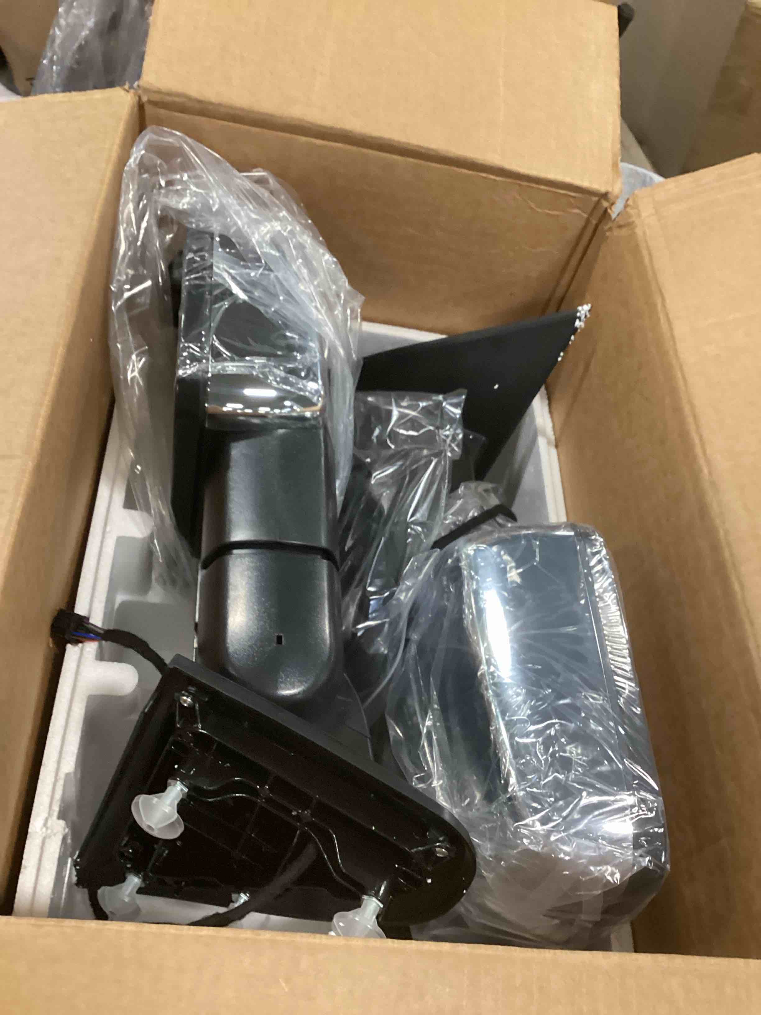 https://s3.amazonaws.com/lotting-images-prod/bidfta/PPE0431372_1728570746468.jpeg