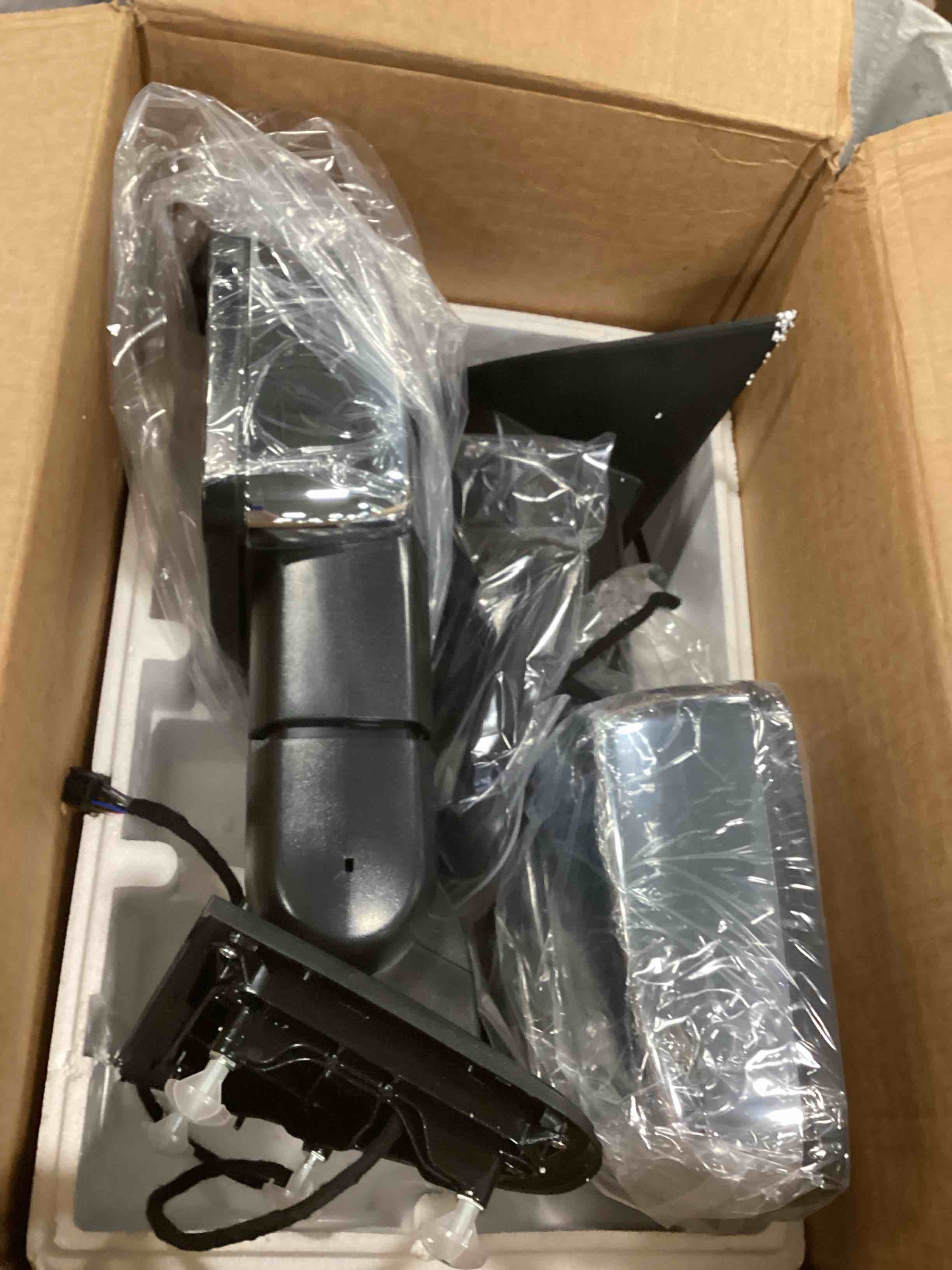 https://s3.amazonaws.com/lotting-images-prod/bidfta/PPE0431372_1728570748099.jpeg