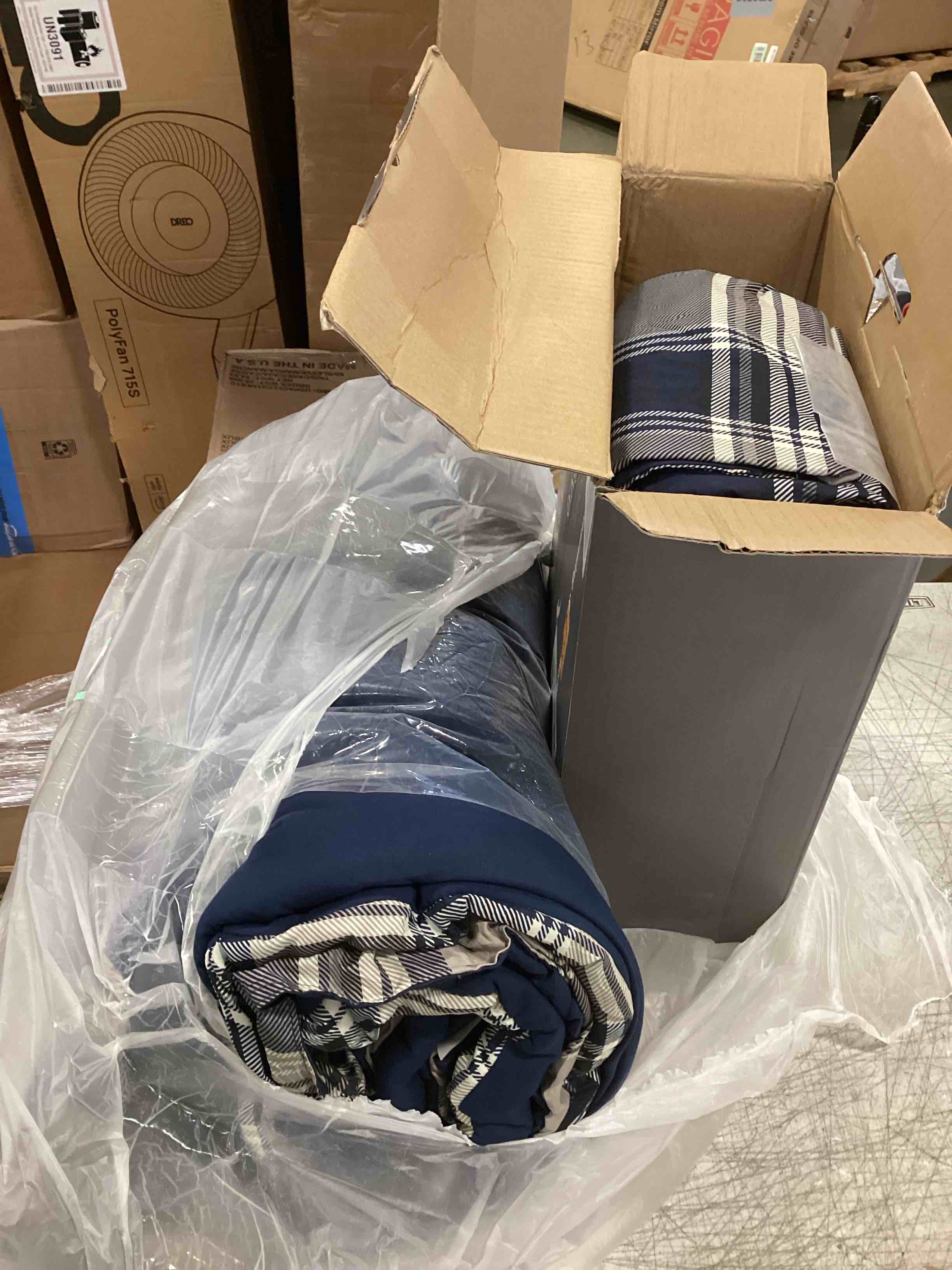 https://s3.amazonaws.com/lotting-images-prod/bidfta/PPE0431670_1728409693258.jpeg