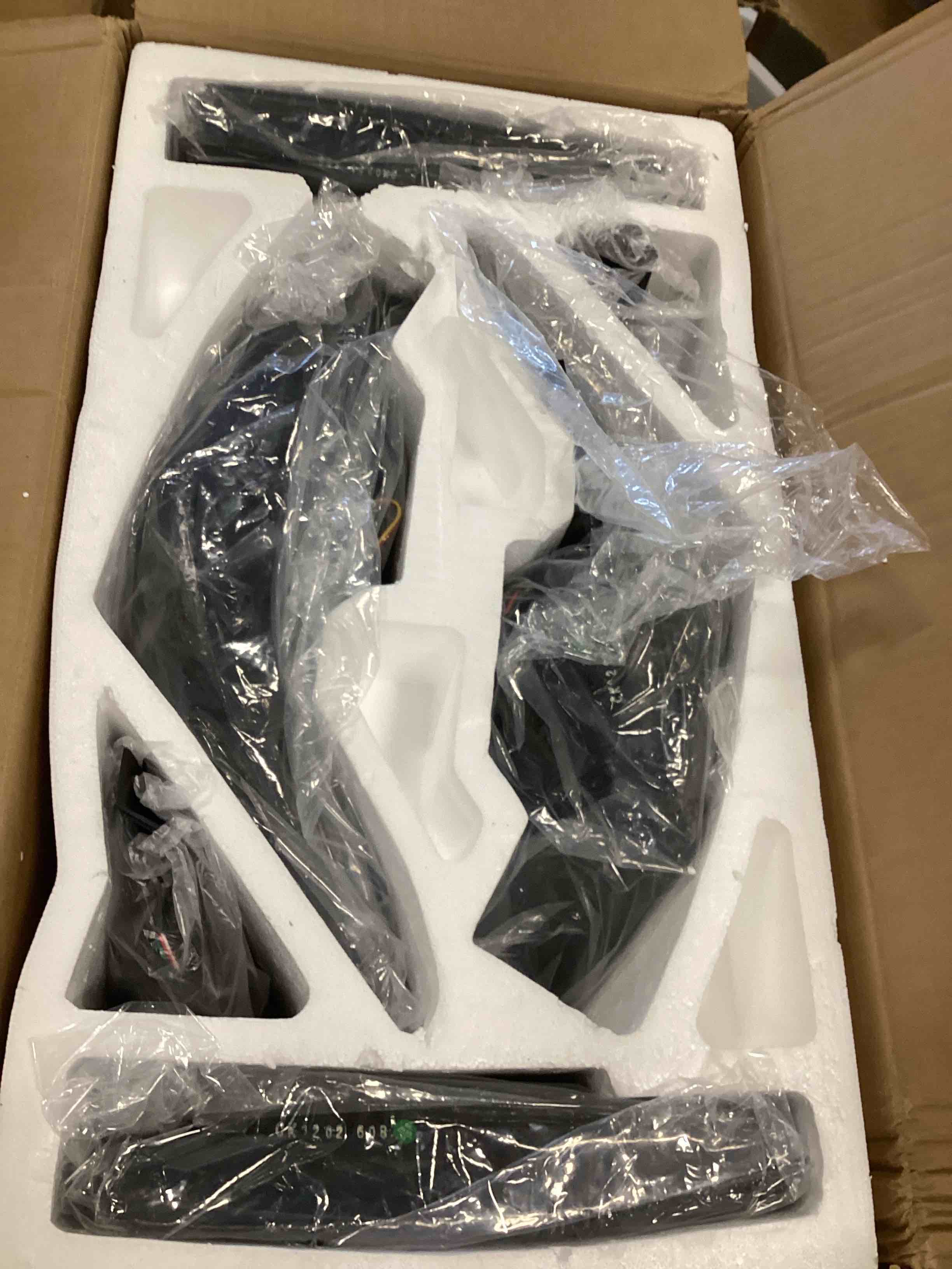 https://s3.amazonaws.com/lotting-images-prod/bidfta/PPE0431815_1728331788164.jpeg