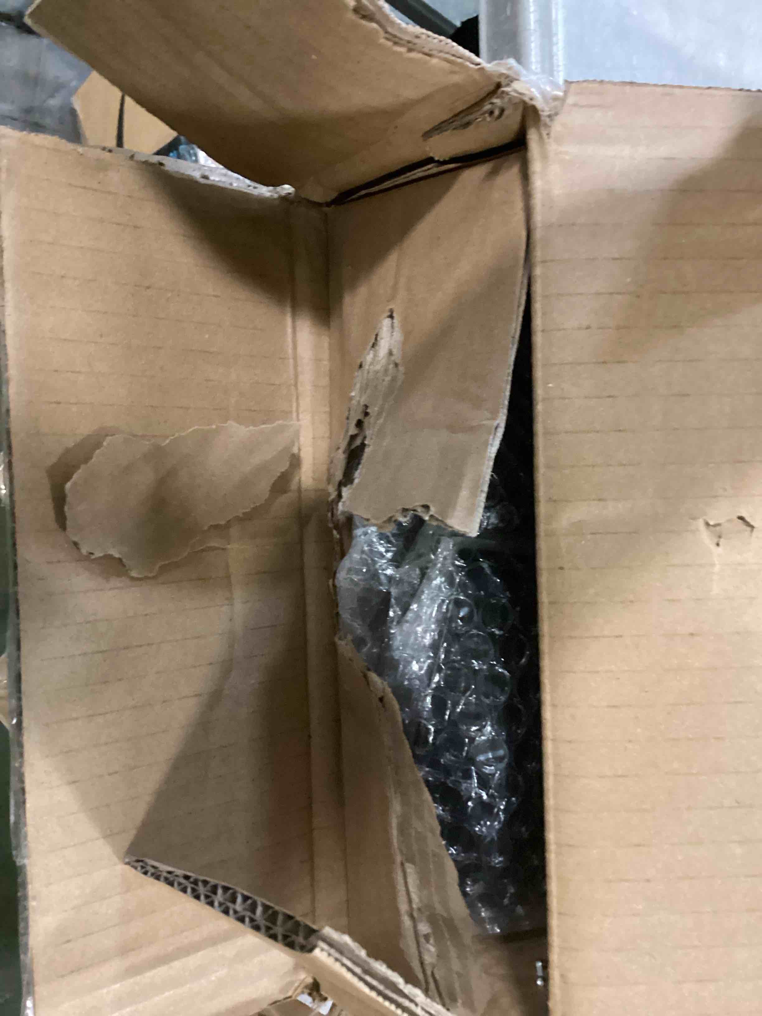 https://s3.amazonaws.com/lotting-images-prod/bidfta/PPE0432422_1729126627922.jpeg