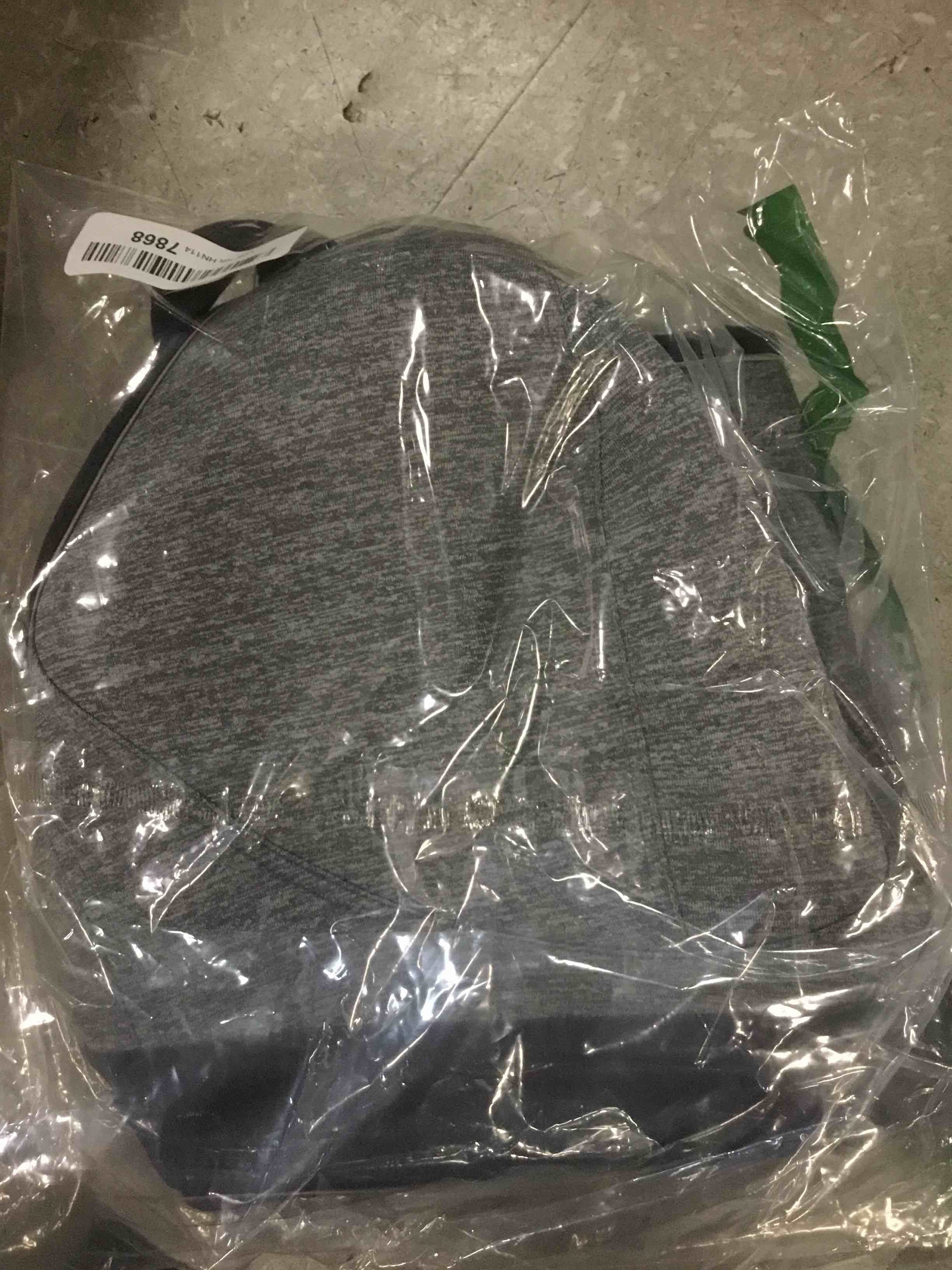 https://s3.amazonaws.com/lotting-images-prod/bidfta/PPE0432918_1728959879871.jpeg
