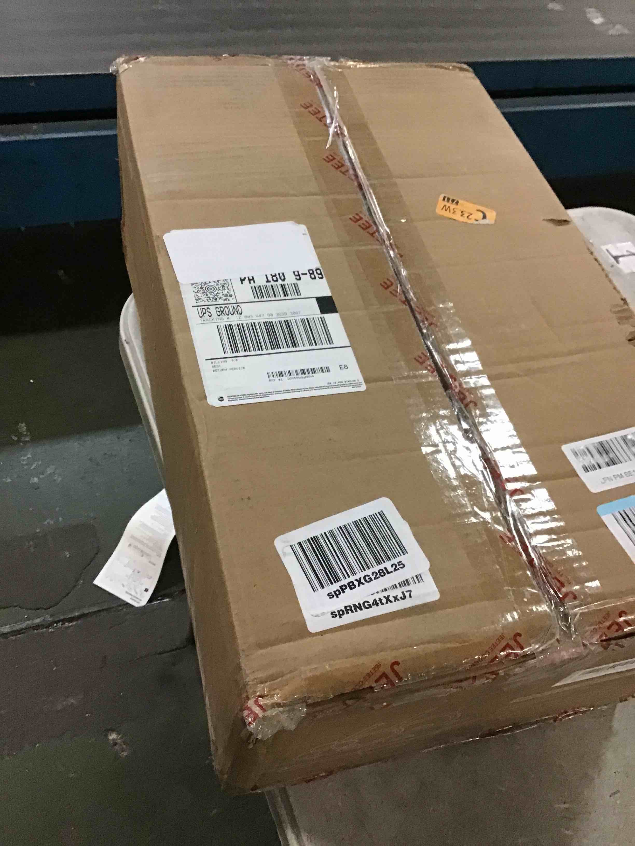 https://s3.amazonaws.com/lotting-images-prod/bidfta/PPE0433161_1728692549880.jpeg