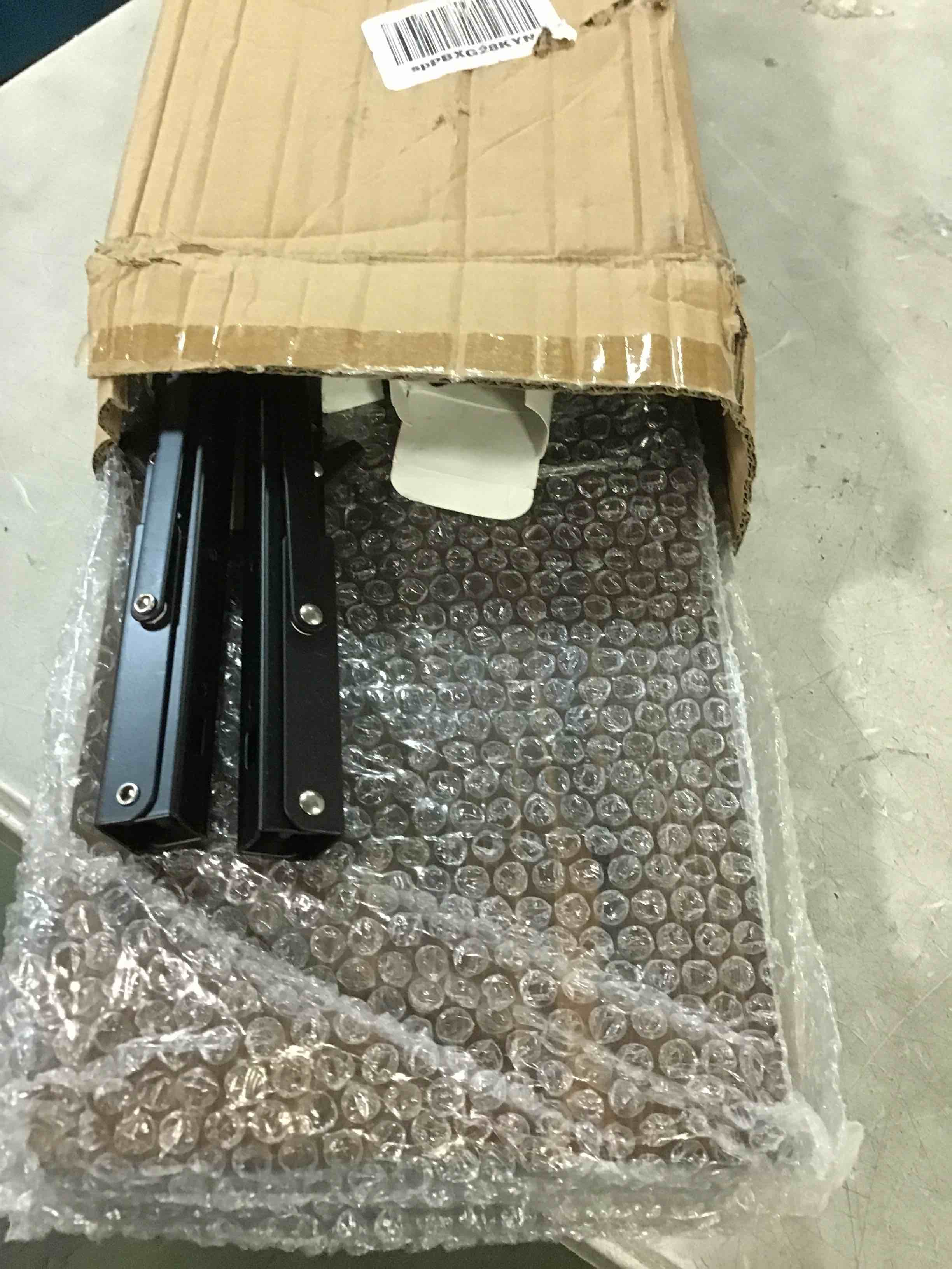 https://s3.amazonaws.com/lotting-images-prod/bidfta/PPE0433163_1728692034671.jpeg