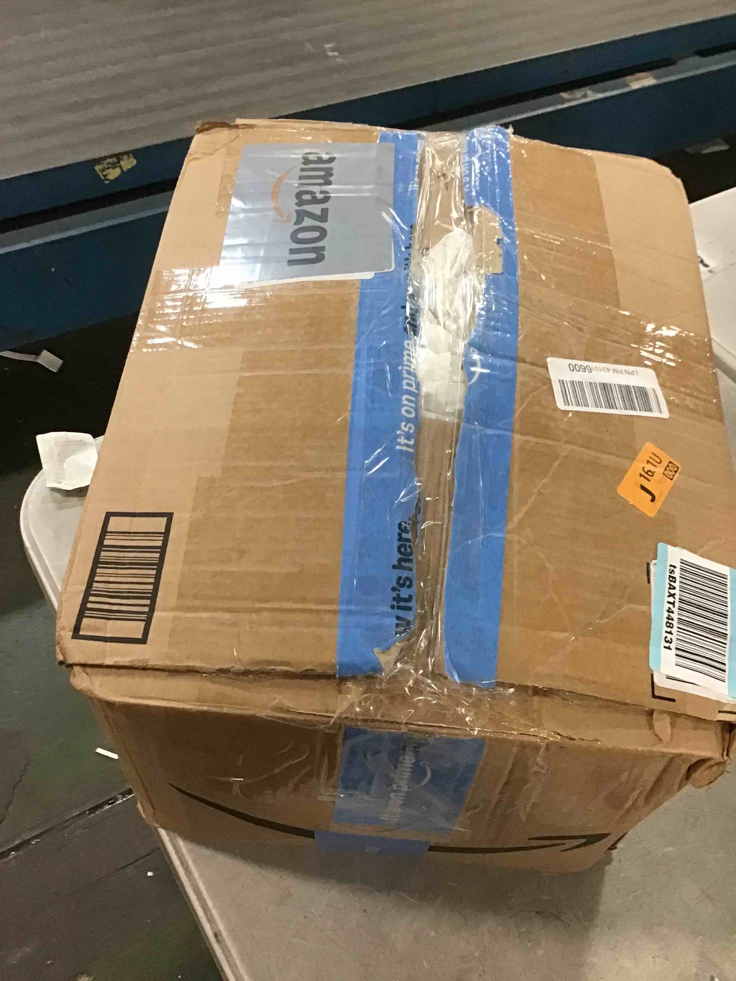 Luxurious Oversized King 108" x 98" Size Goose Down Fiber Waterfowl