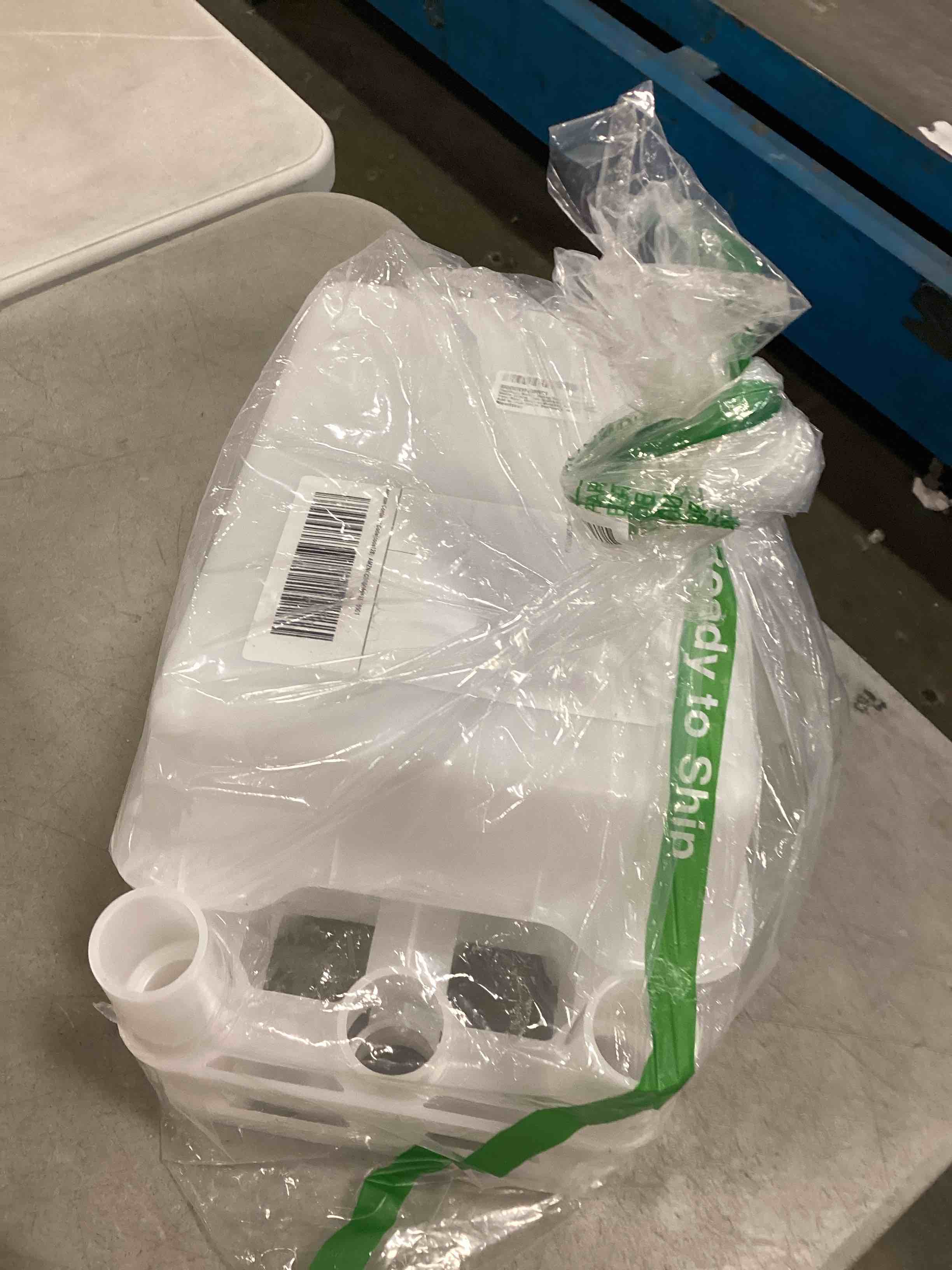 https://s3.amazonaws.com/lotting-images-prod/bidfta/PPE0434035_1728707018208.jpeg