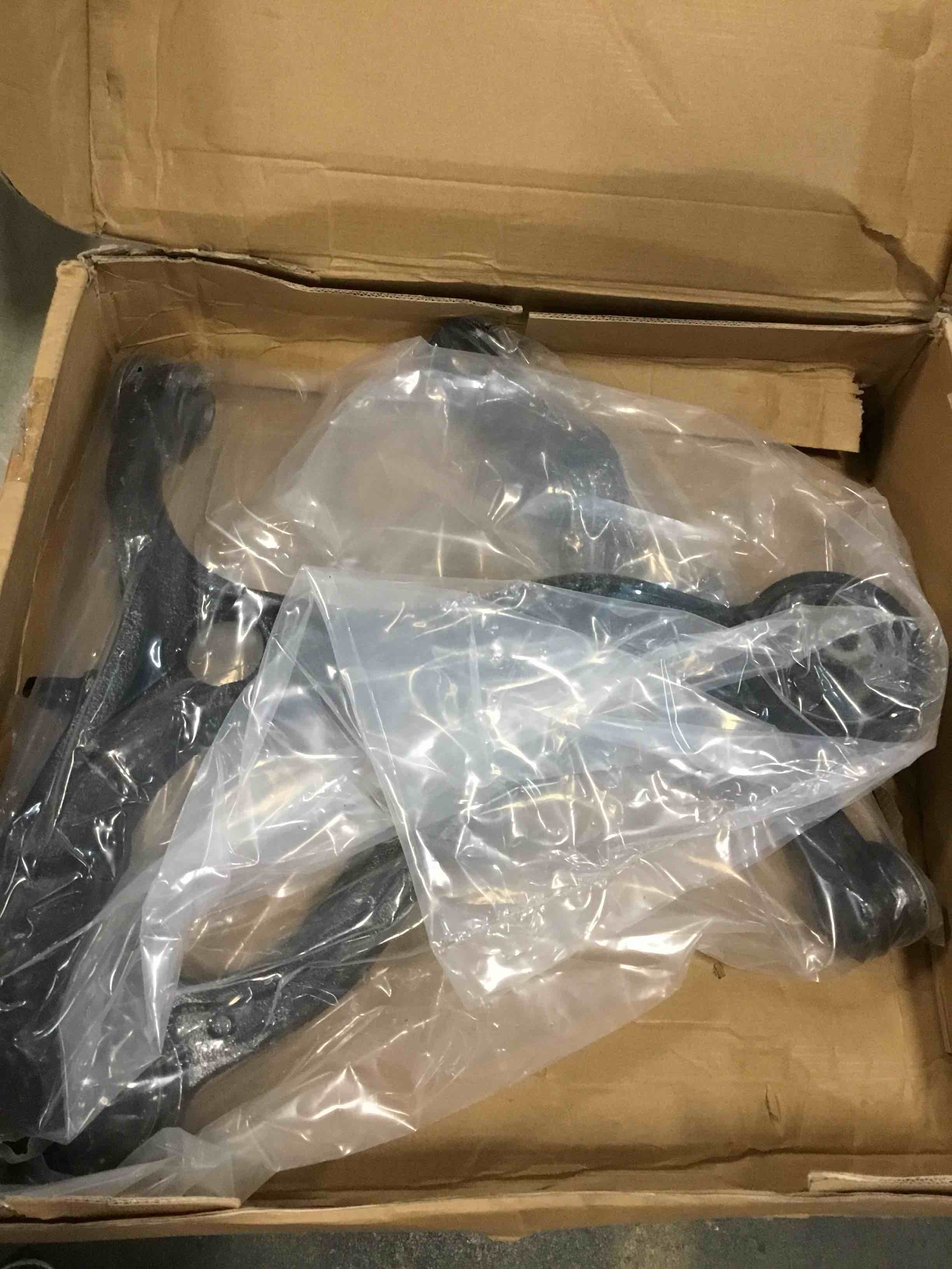 https://s3.amazonaws.com/lotting-images-prod/bidfta/PPE0434111_1728692444967.jpeg